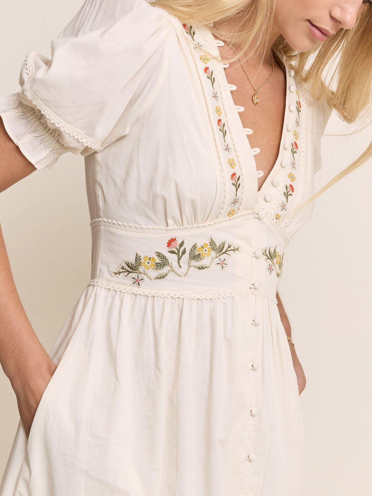 Nobody's Child Elizabeth Scarlett Saffy Embroidered Midi Dress - White UK 12