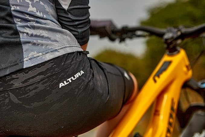 Altura Kielder Lightweight Trail Women's Cycling Shorts - Black - UK 10