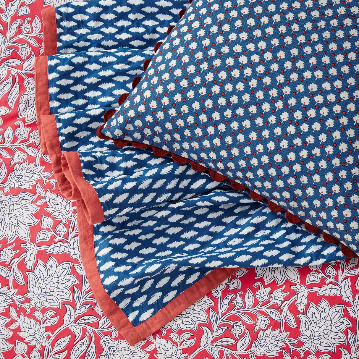 Land & Shore Rowallane Leaf Red/Blue Cotton Duvet Cover Set - Super King