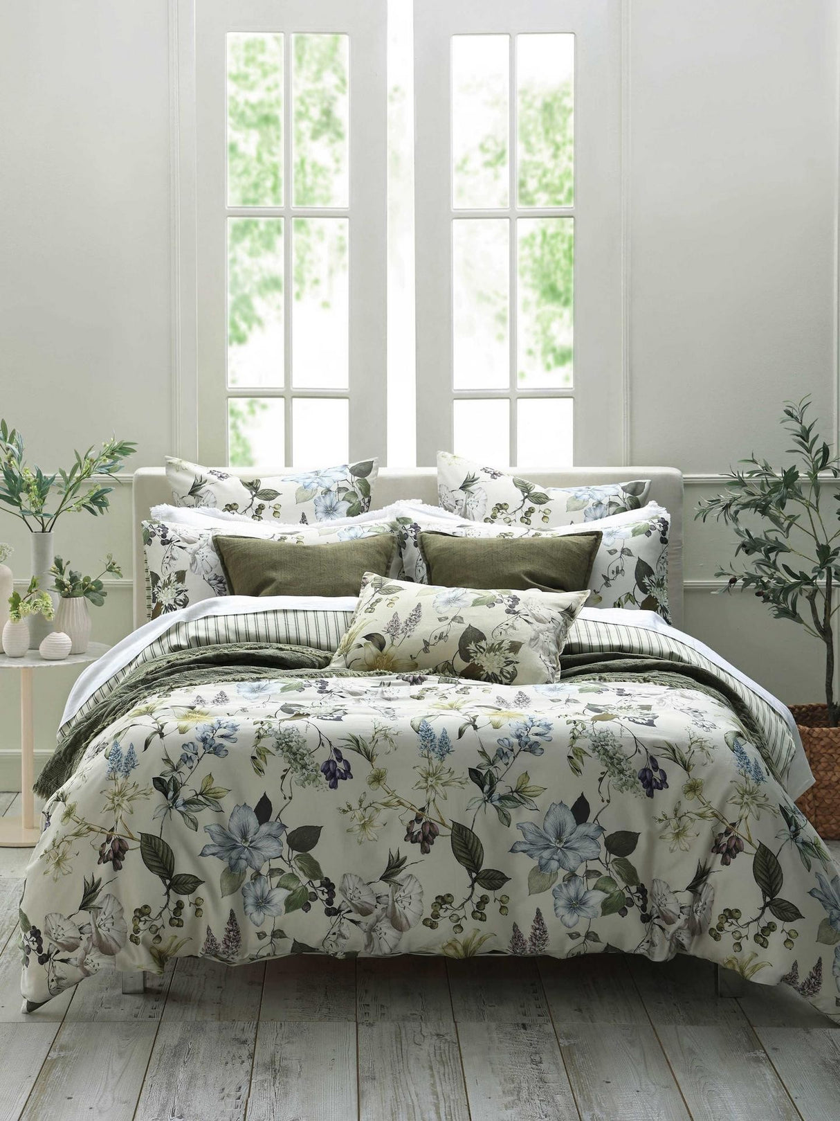 MM Linen Sanctuary Floral Cotton Duvet Cover Set - Green/Ivory - Super King