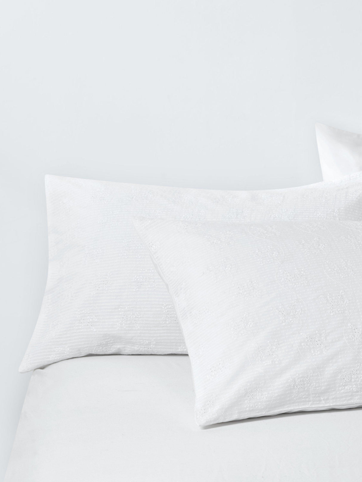 John Lewis Hemsby 200TC Duvet Cover & Pillow Case Set - White - King Size