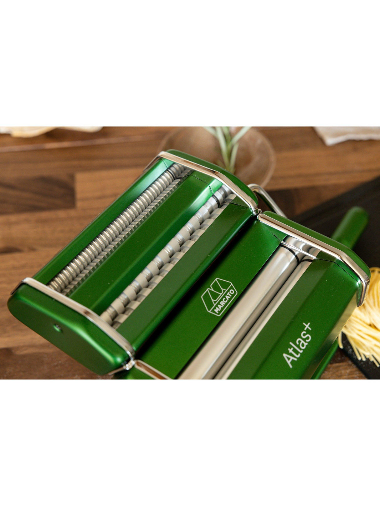 Marcato Atlas Plus Roller Manual Pasta Machine with Hand Crank - Green