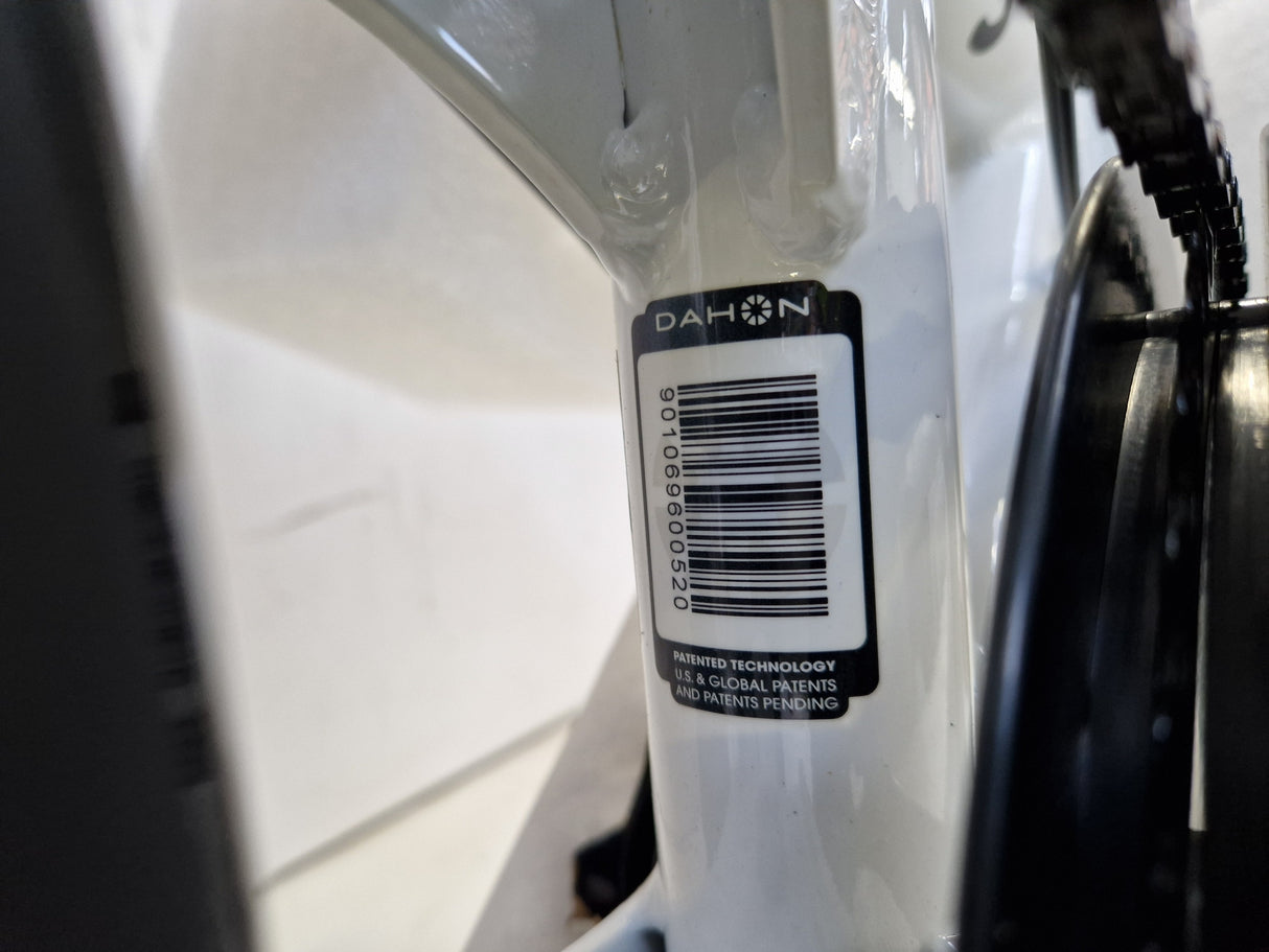 Dahon VYBE D7 Unisex 20" Wheel Compact 12kg 7-Speed Folding Bike Alloy White