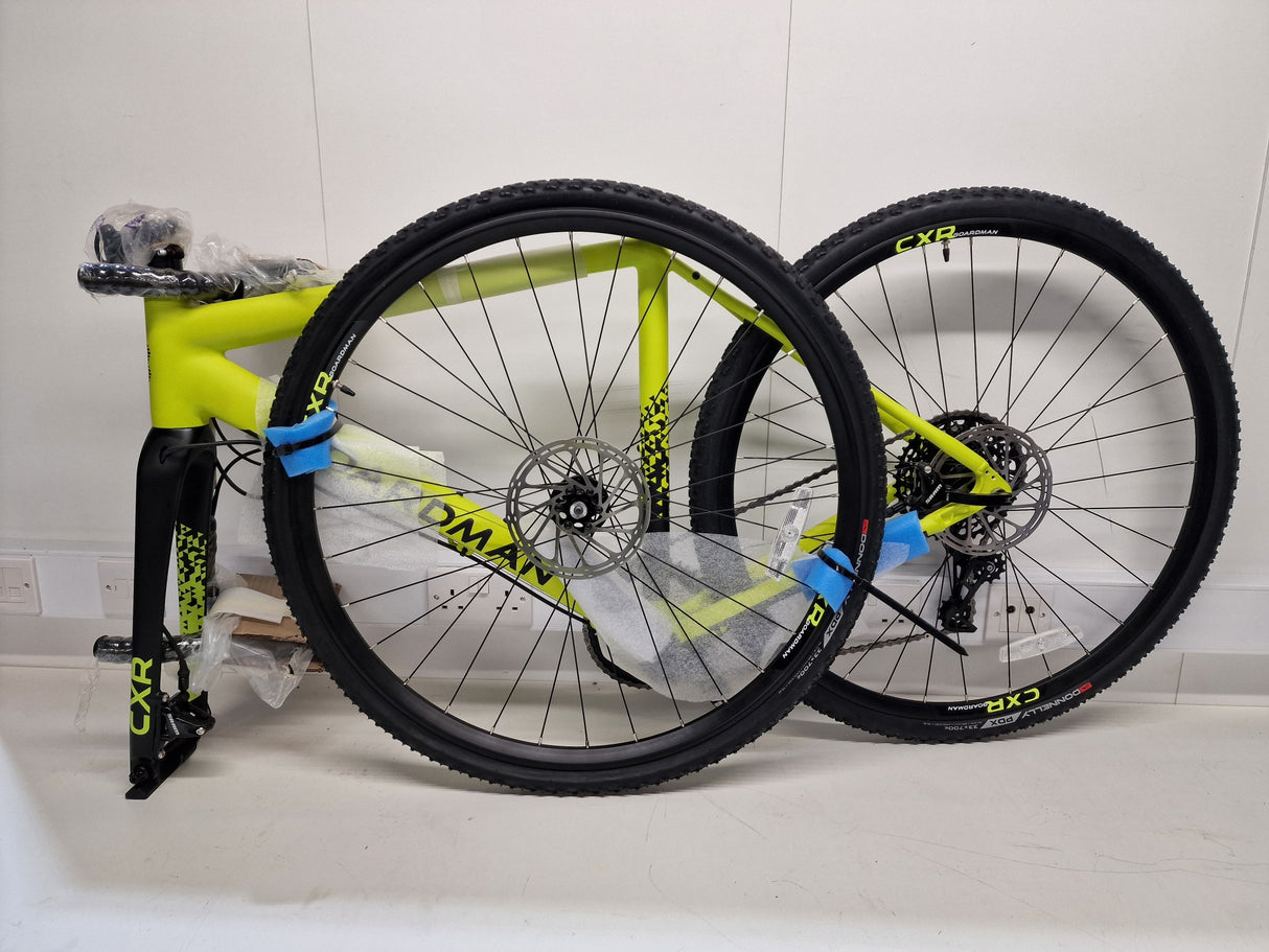 Boardman CXR 8.9 Disc Brakes 11-Speed Mens Road Bike - Medium - Lime Green