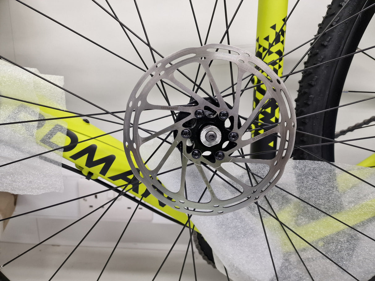 Boardman CXR 8.9 Disc Brakes 11-Speed Mens Road Bike - Medium - Lime Green