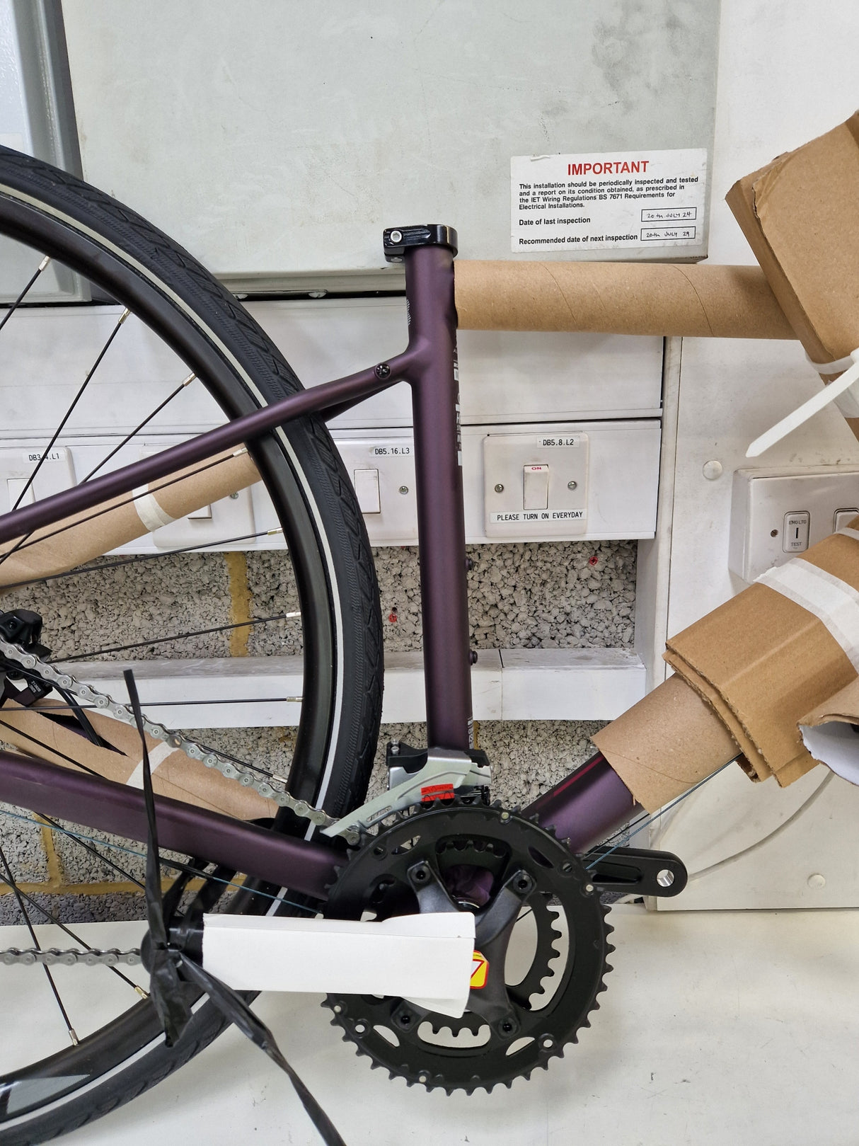 Boardman HYB 8.6 Purple Women's 18-Speed 700C Alloy Hybrid Bike Medium 45cm