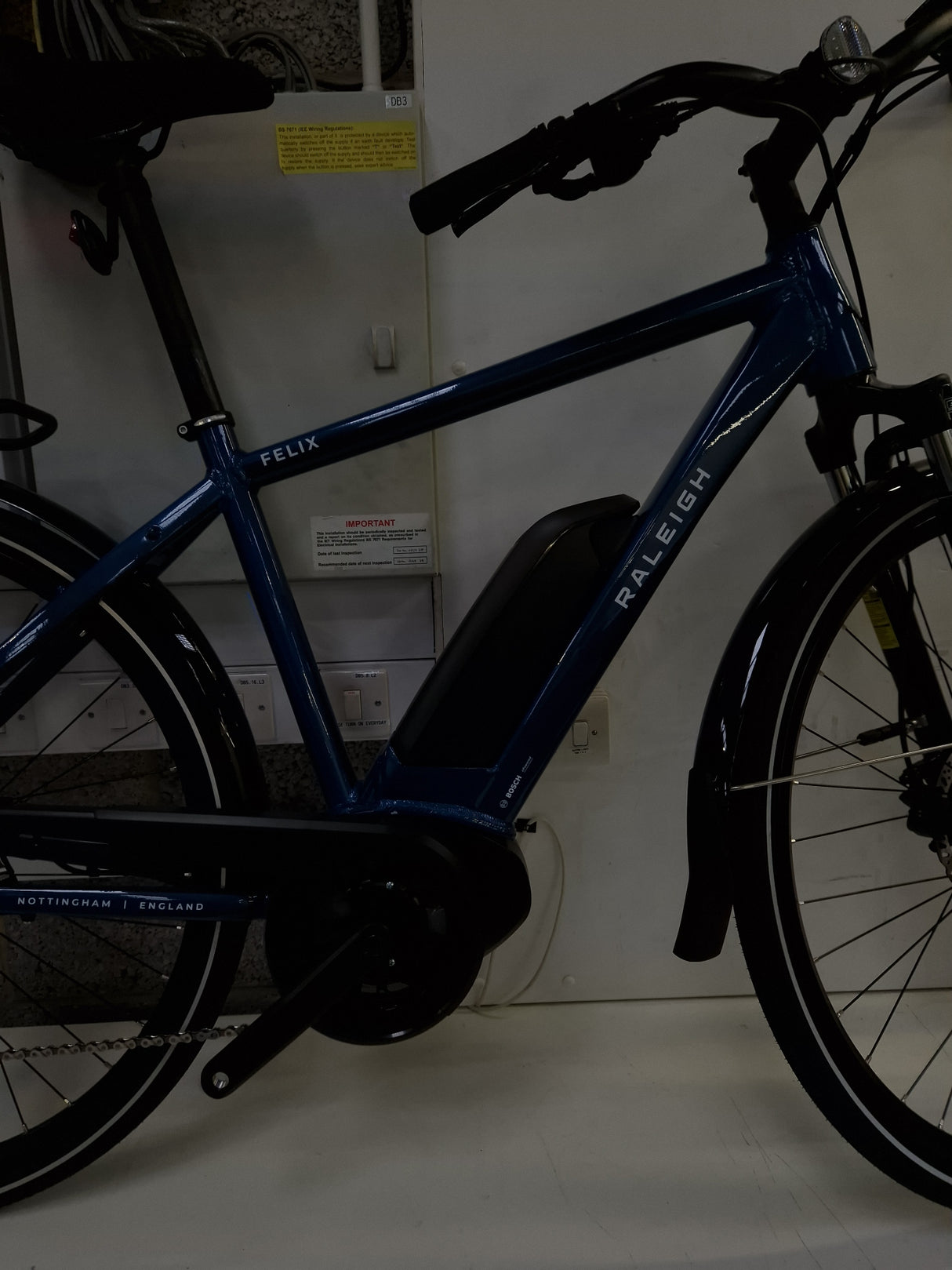 Raleigh Felix Crossbar Disc Brake 27.5" Unisex Hybrid Bike - Blue - Medium