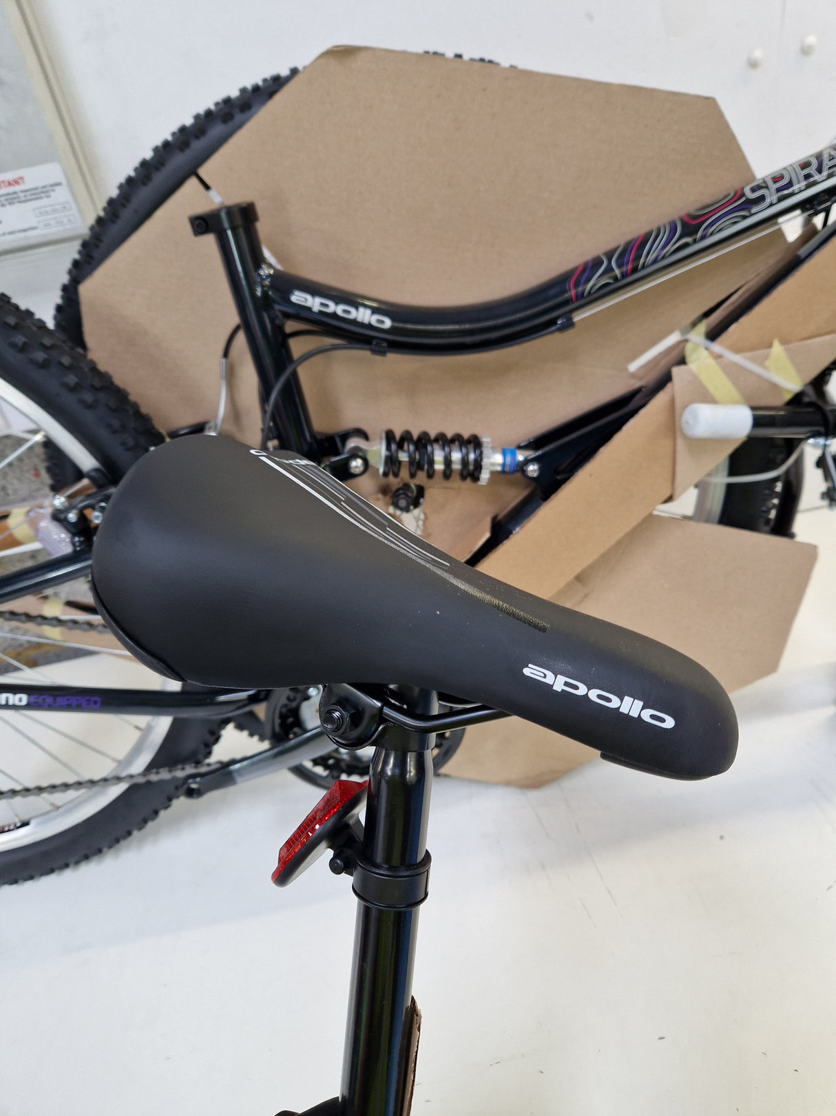 Apollo Spiral Women's 18-Speed Mountain Bike - Medium 17'' Frame - Black