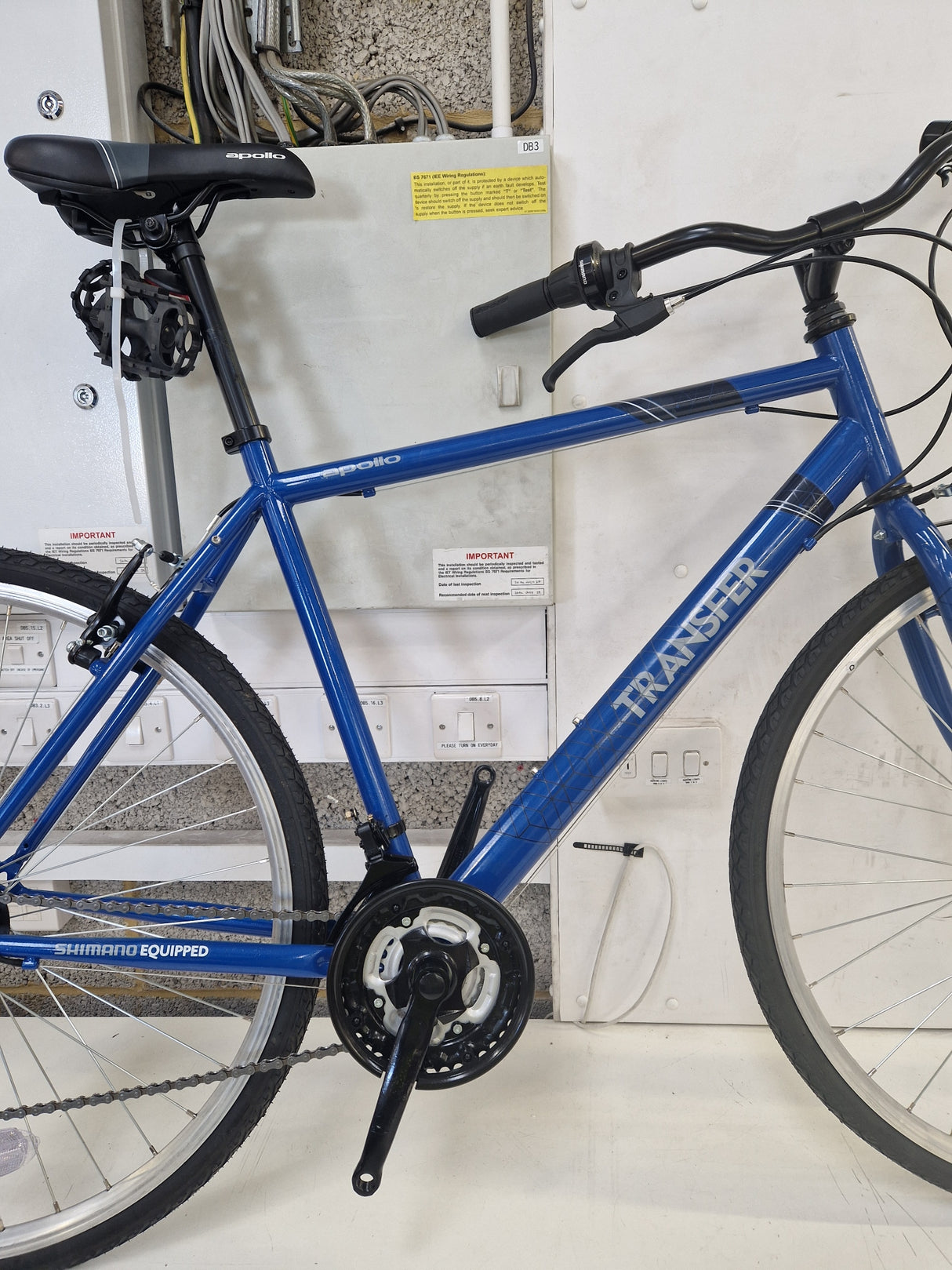 Apollo Transfer Men's 18 Gears V-Brake Alloy Hybrid Bike - 21" Large - Blue