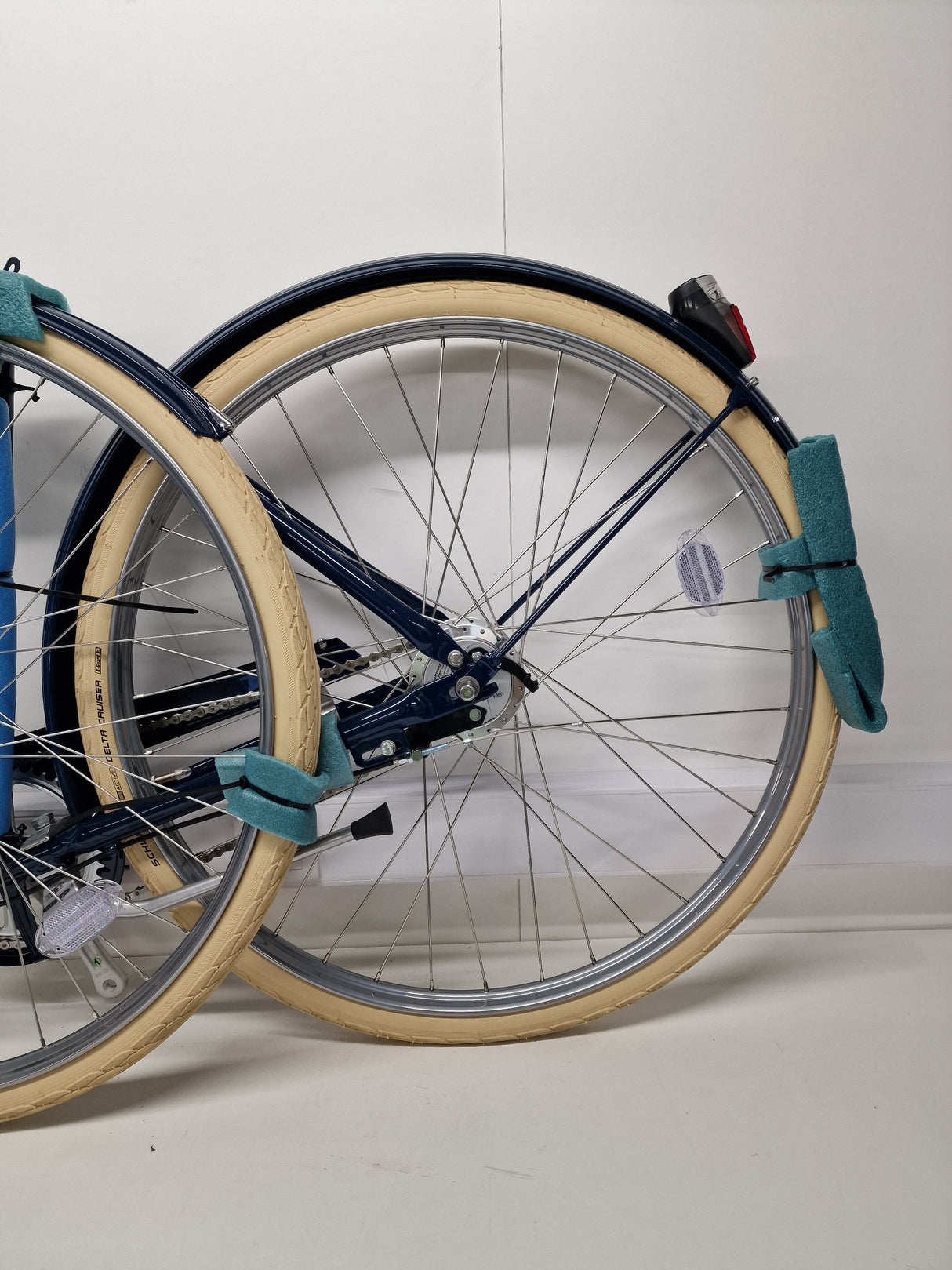 Pashley Briton Mens 5-Speed Classic City/Commuter Bike - Oxford Blue - 20.5"