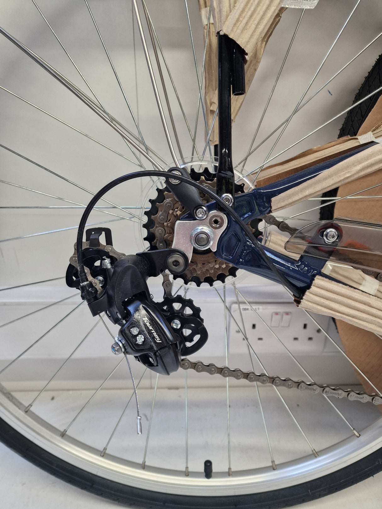 Apollo Elyse Womens 21 Gears Hybrid Bike 700C Wheels - Navy - 16" - Small A