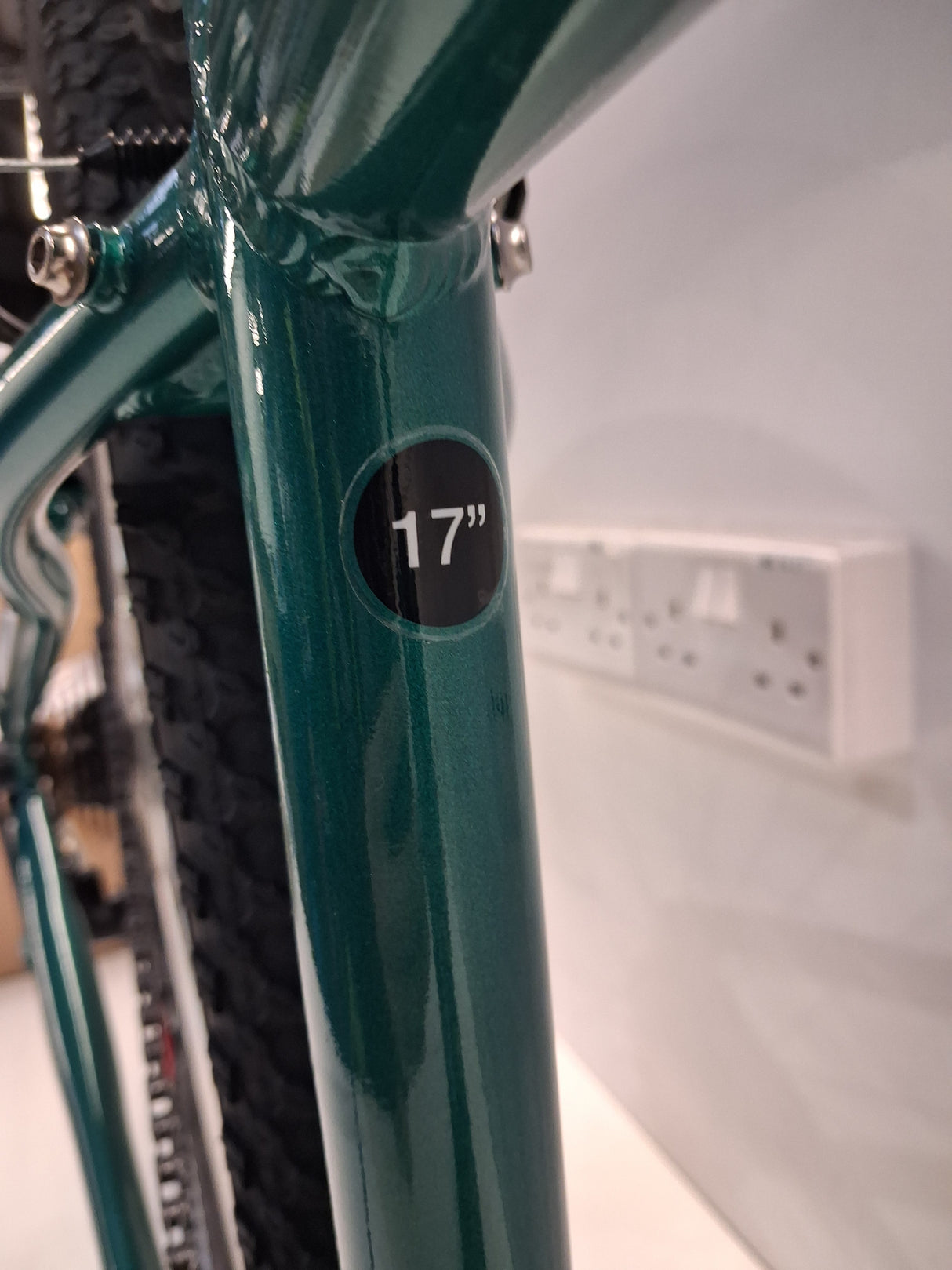 Apollo Cosmo Womens 18-Speed V-Brakes Hybrid Bike - Medium - Metallic Aqua