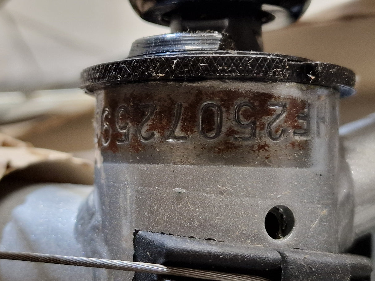 Apollo Twilight 18-Speed V-Brakes Womens Mountain Bike - Silver - Small