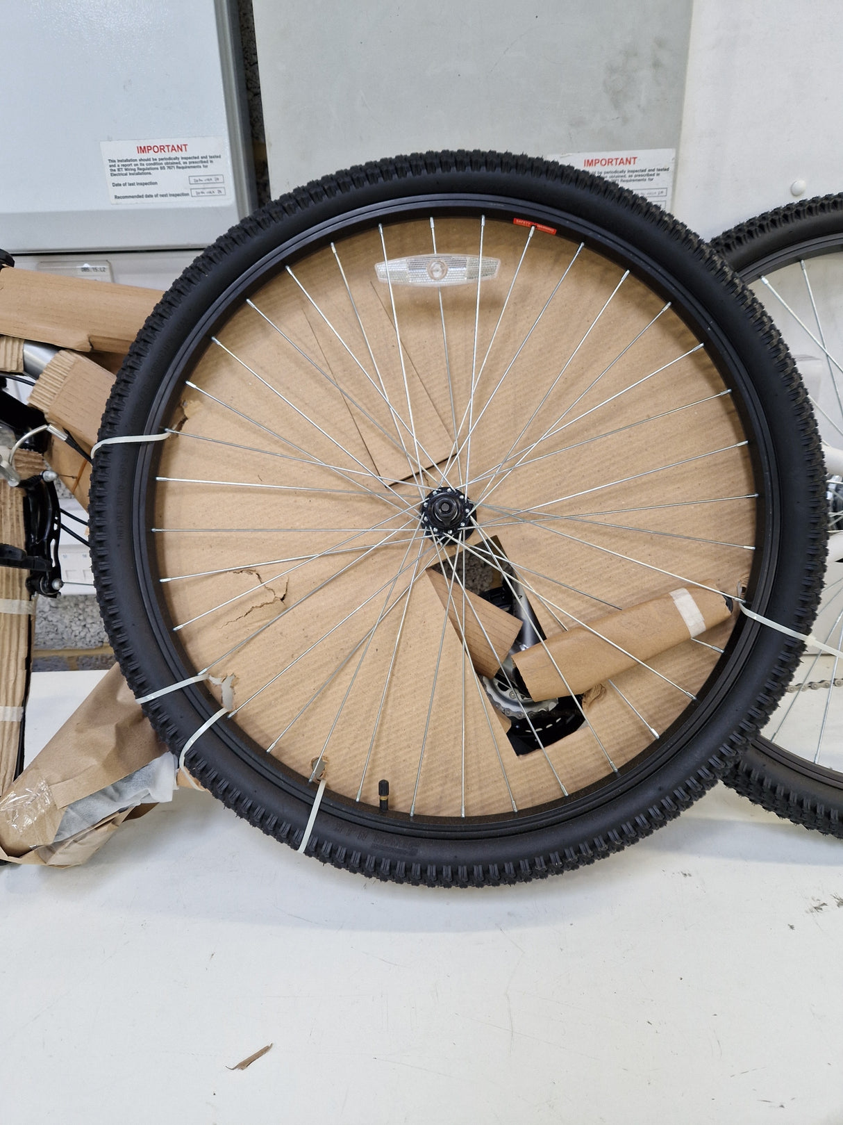 Apollo Slant 18-Gears V-Brake Steel Mountain Bike - Silver - Small - 14"