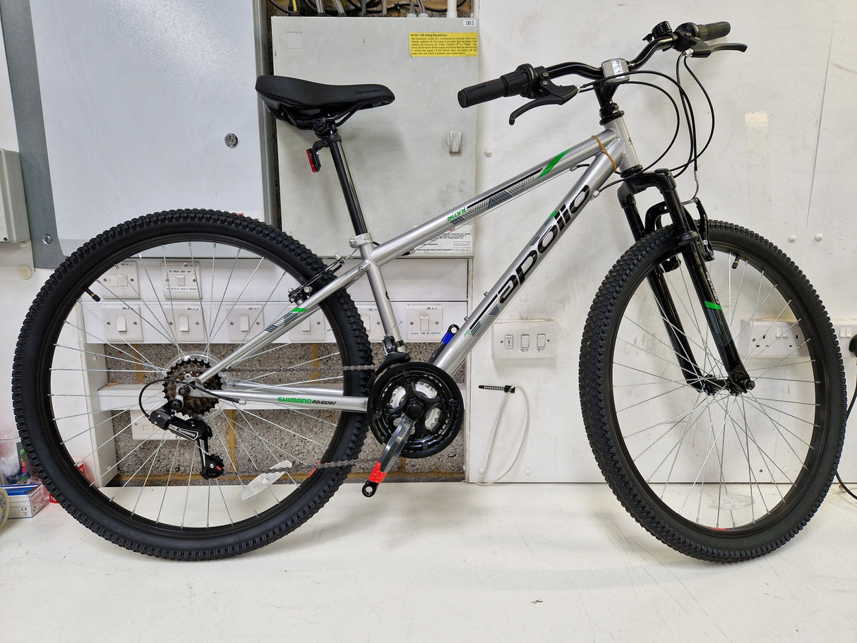 Apollo Slant 18 Speed V-Brake 27.5" Unisex Steel Mountain Bike Silver - Small