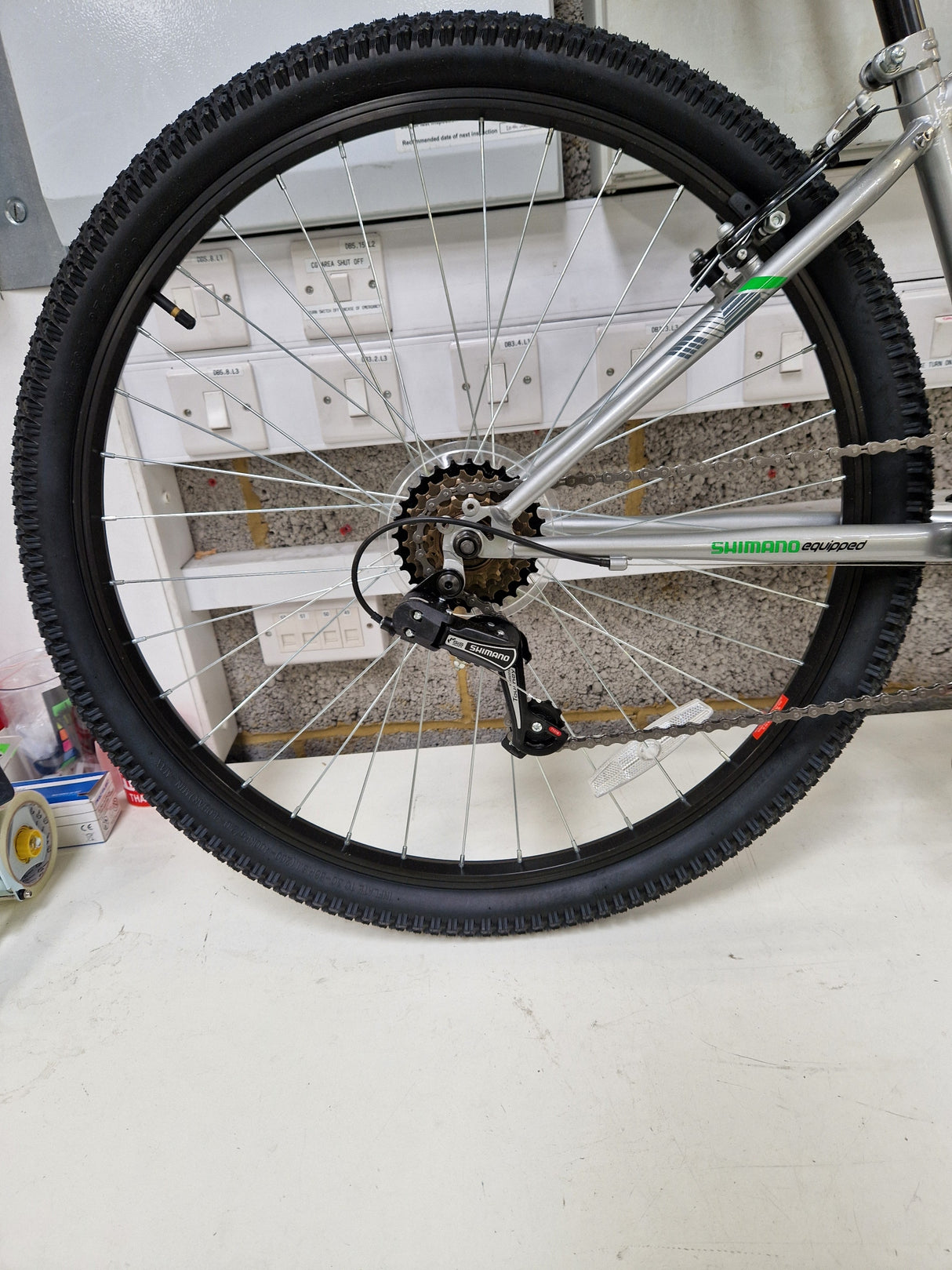 Apollo Slant 18 Speed V-Brake 27.5" Unisex Steel Mountain Bike Silver - Small