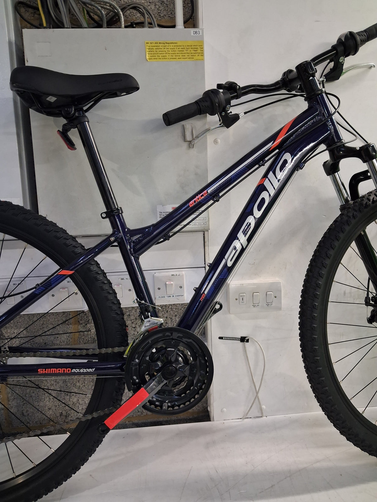 Apollo Entice Women's 21-Speed 27.5" Wheels Mountain Bike - Small - Blue