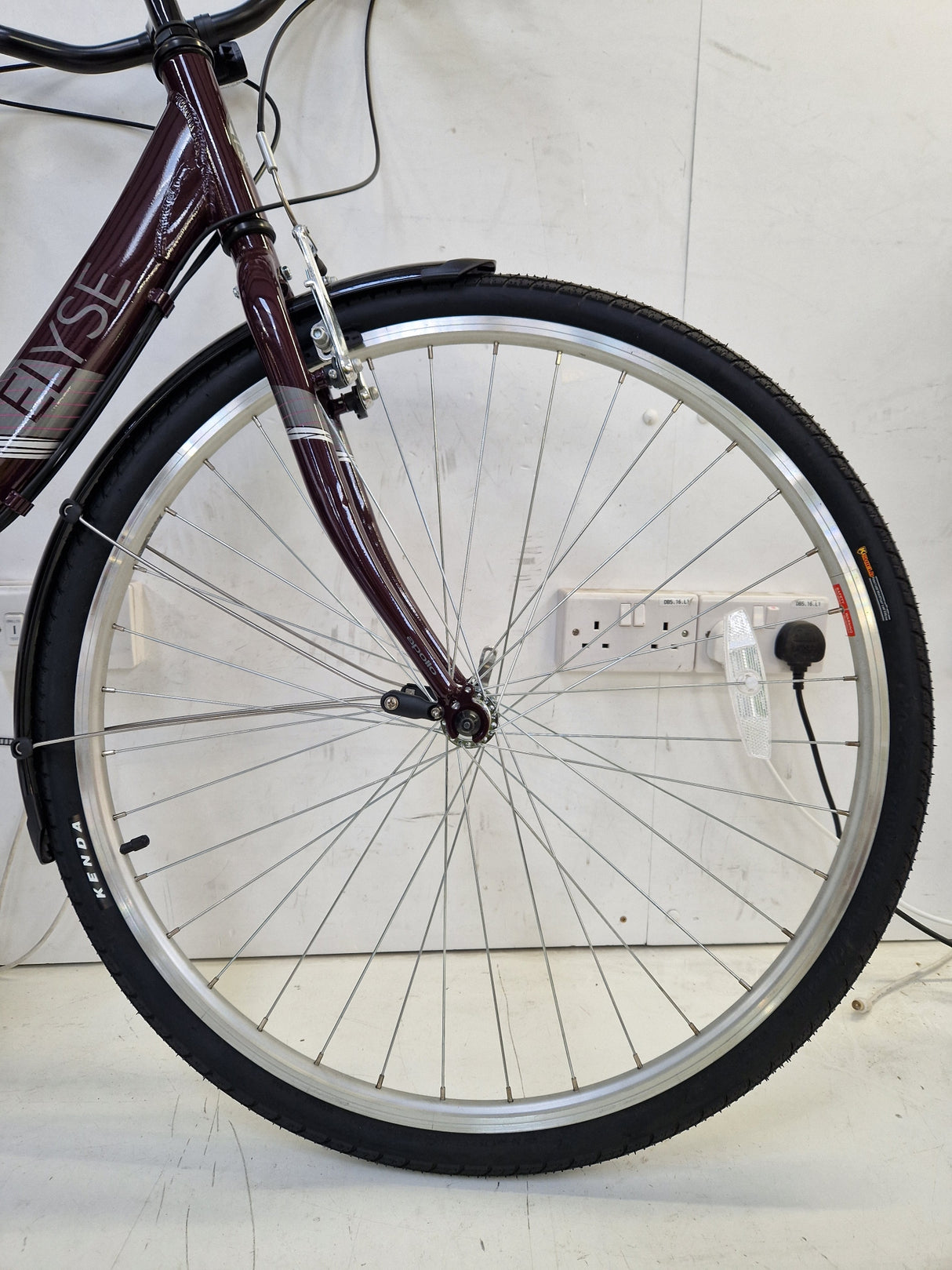 Apollo Elyse Women's 21 Speed 16'' Alloy Frame Hybrid Bike - Small - Purple