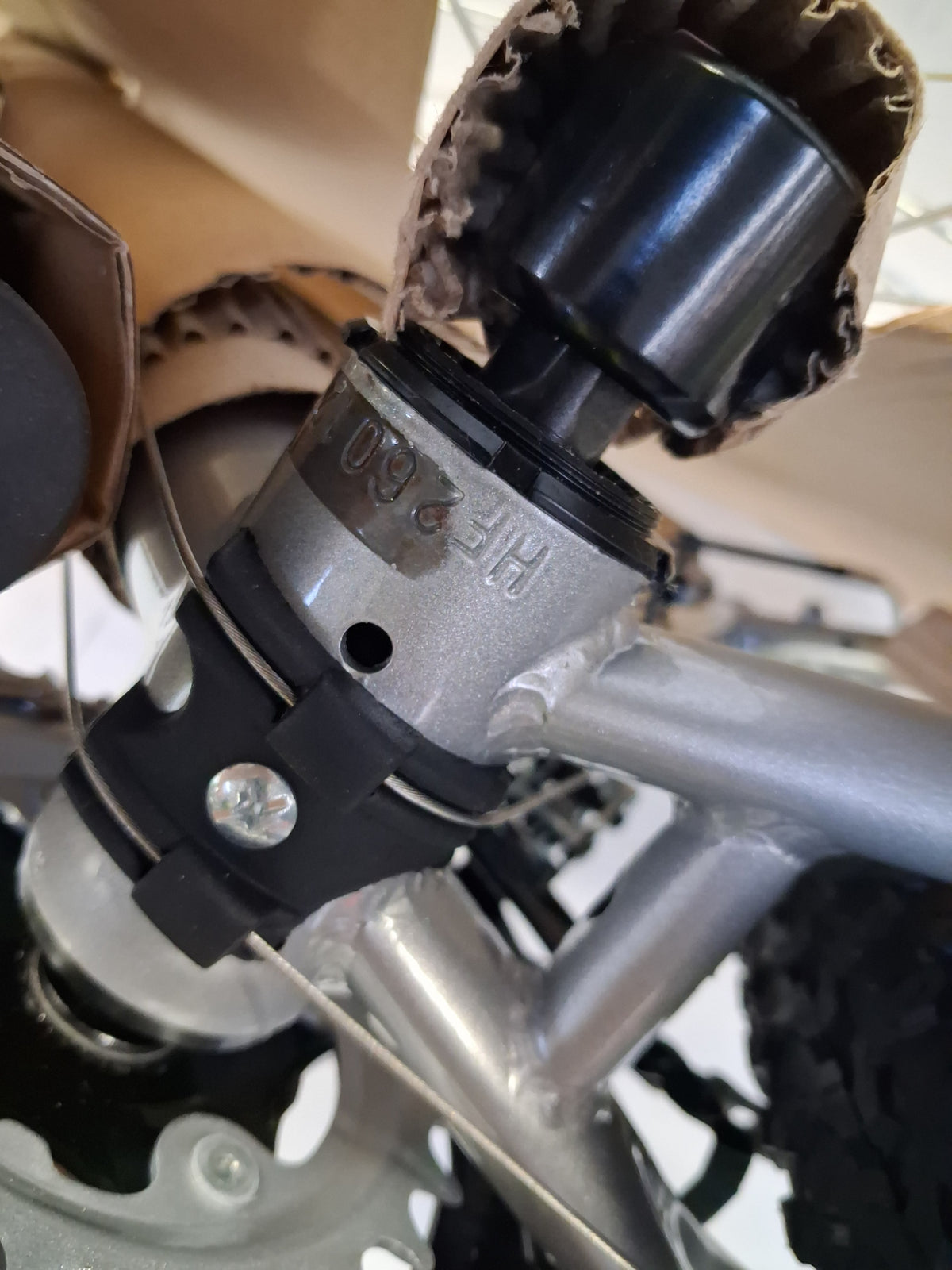 Apollo Twilight 18-Speed V-Brakes Women's Mountain Bike - Small - Silver