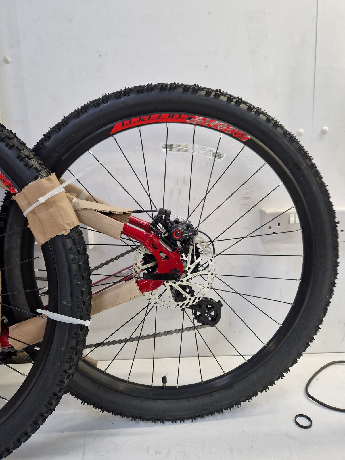 Carrera Valour Disc 27.5in Hardtail Mountain Bike - 18in Medium Frame - Red