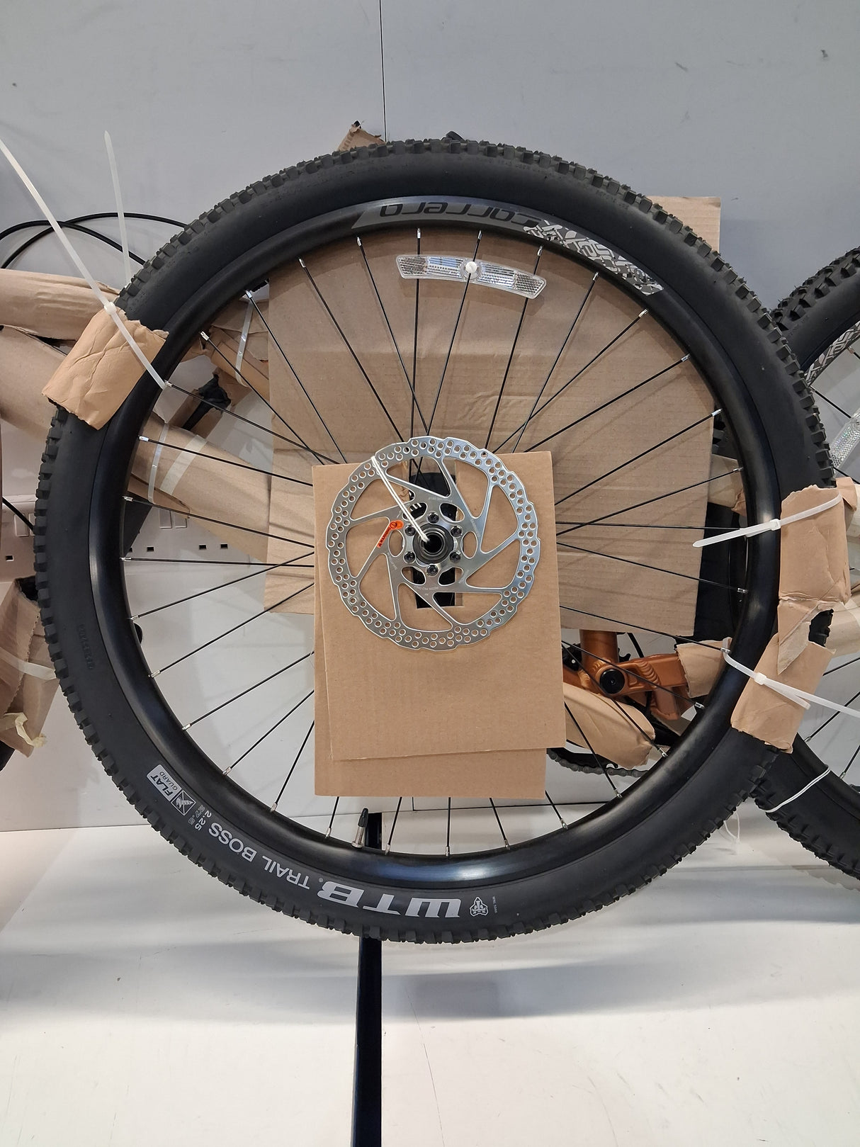 Carrera Titan X 2025 Unisex 10 Speed Mountain Bike - Orange - Large Frame