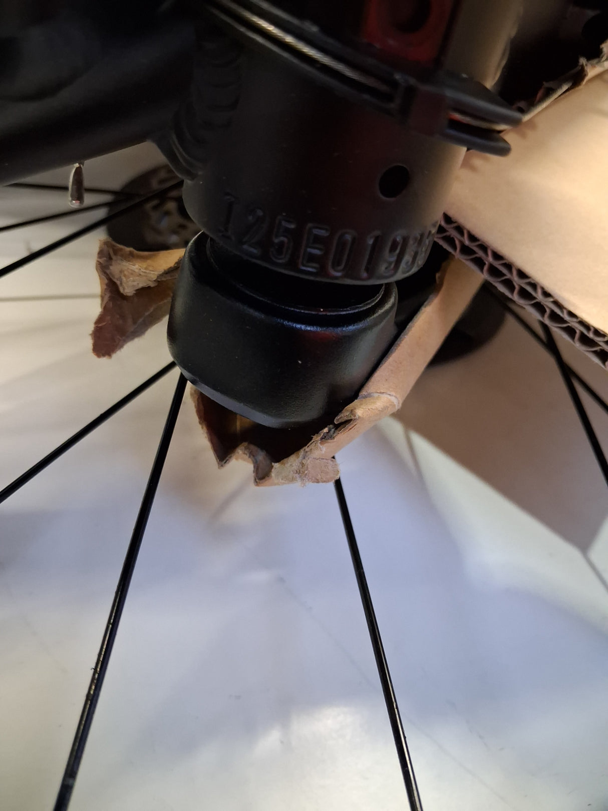 Carrera Vengeance Mens Disc Brake 16-Speed Mountain Bike - Black - X Small