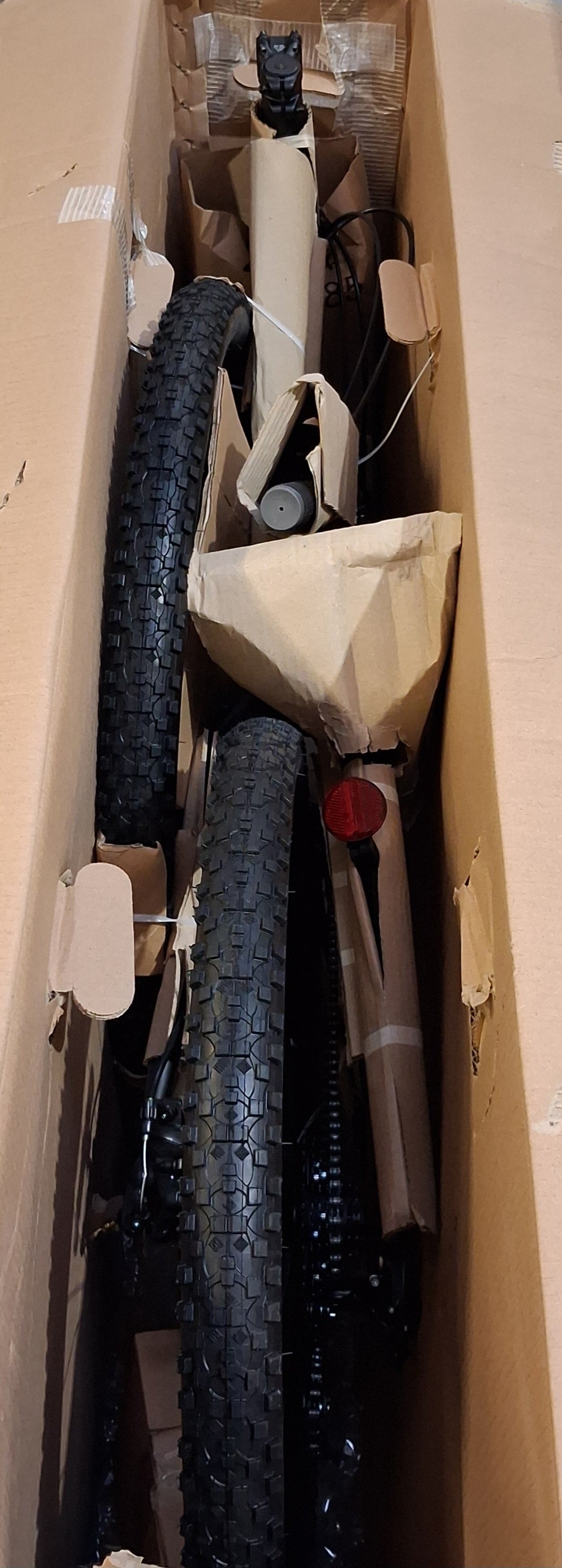 Carrera Vengeance Mens Disc Brake 16-Speed Mountain Bike - Black - X Small