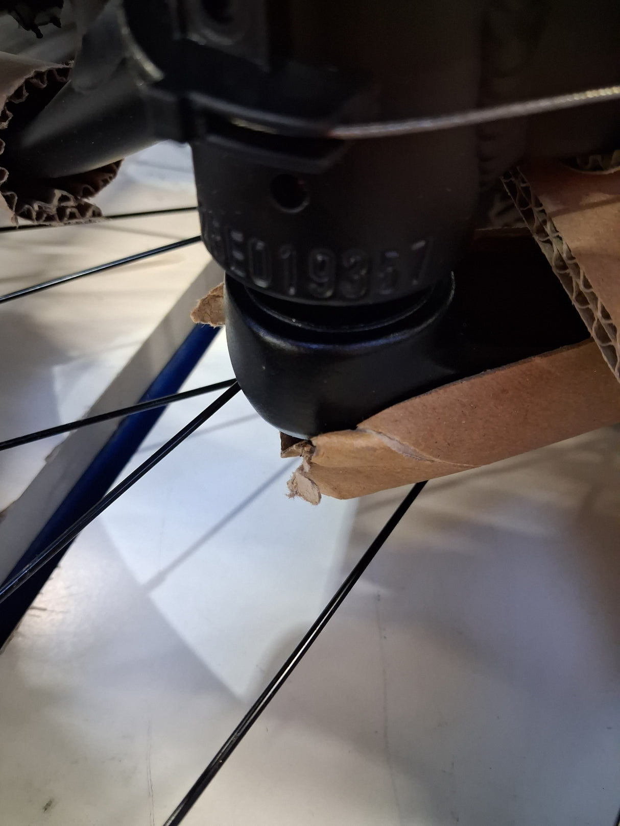 Carrera Vengeance Mens Disc Brake 16-Speed Mountain Bike - Black - X Small