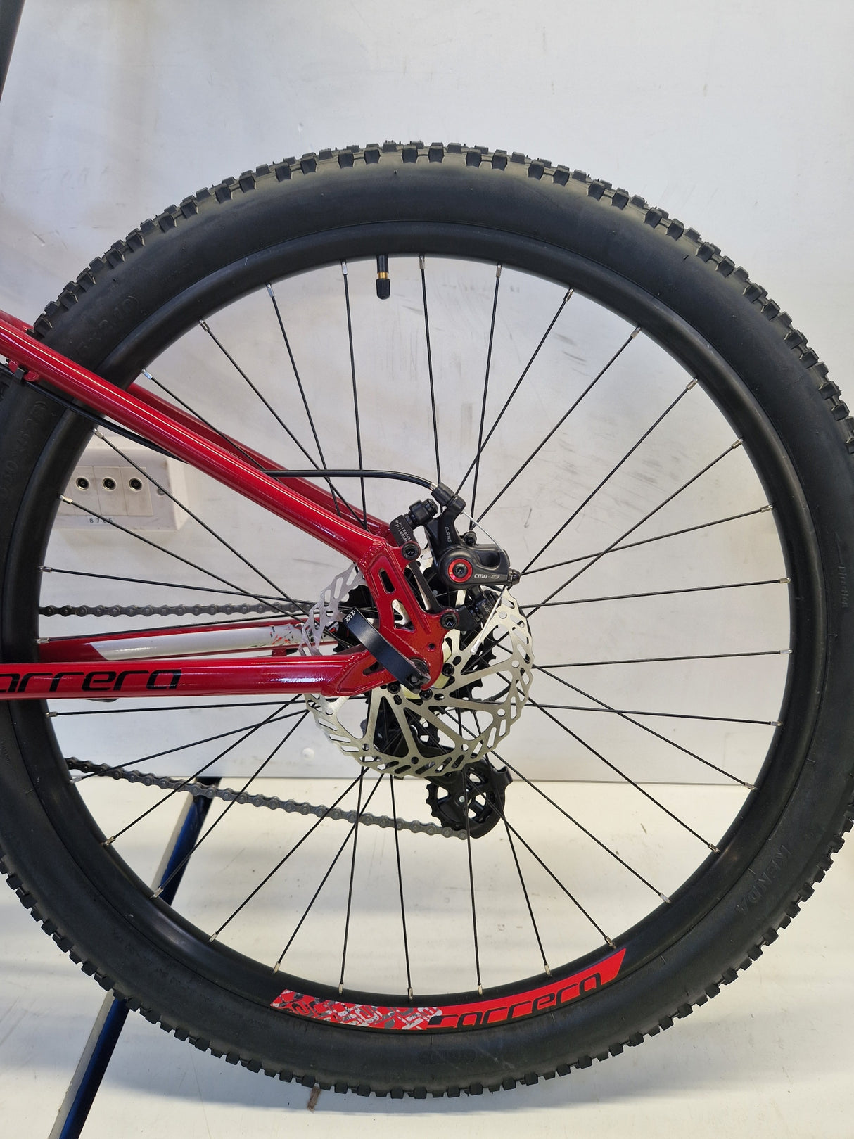 Carrera Valour Disc Mens 16-Speed Mountain Bike - Red - 14'' X-Small Frame