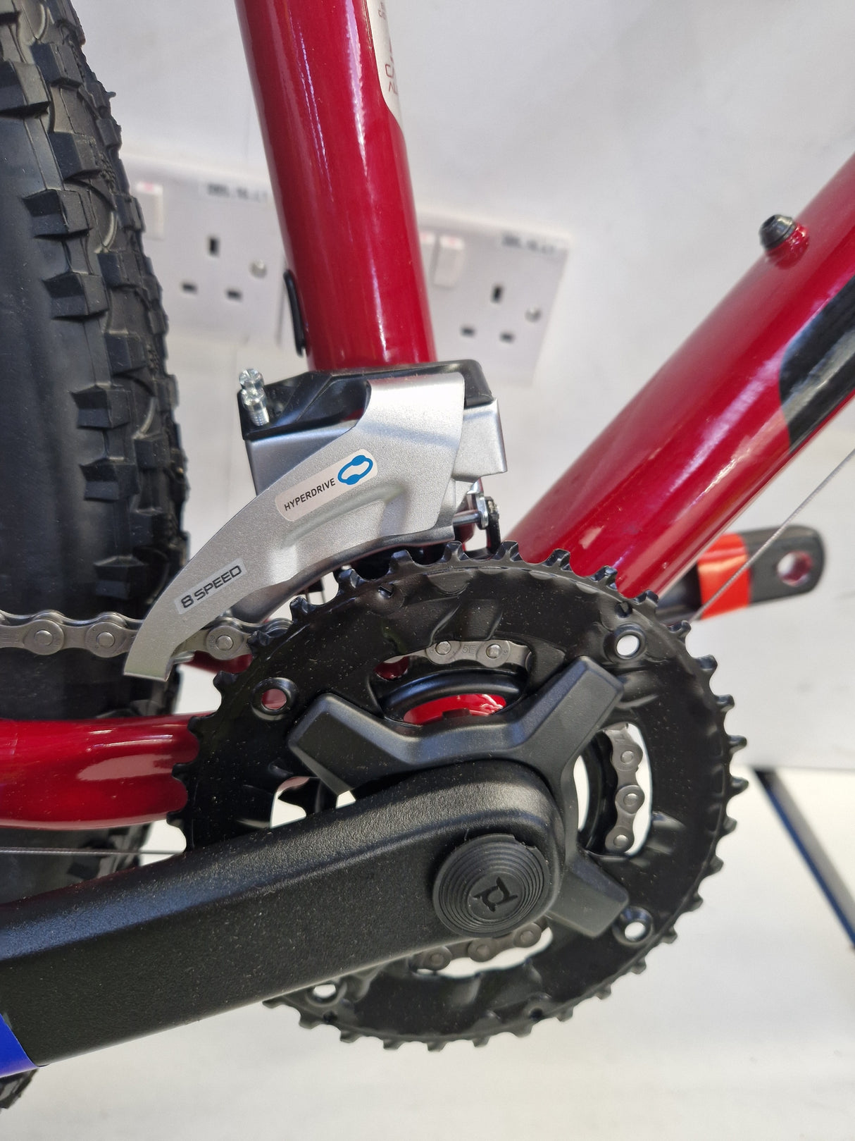 Carrera Valour Disc Mens 16-Speed Mountain Bike - Red - 14'' X-Small Frame