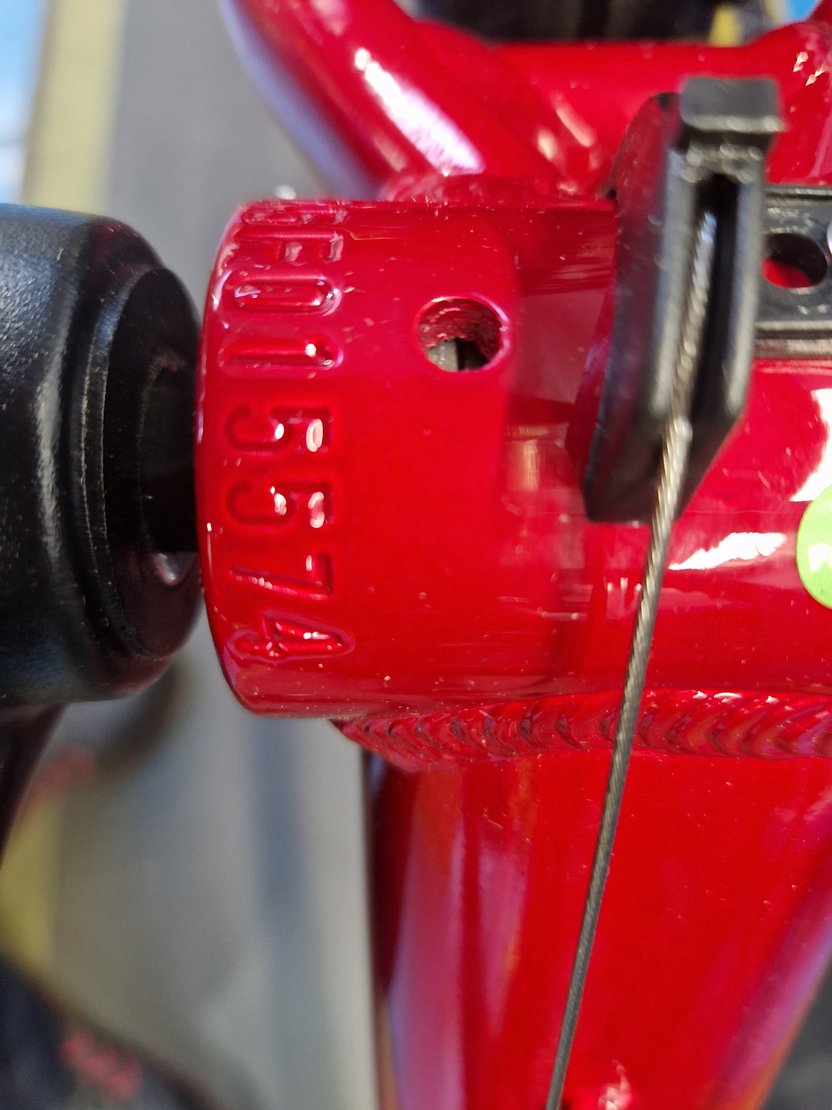 Carrera Valour Disc Mens 16-Speed Mountain Bike - Red - 14'' X-Small Frame