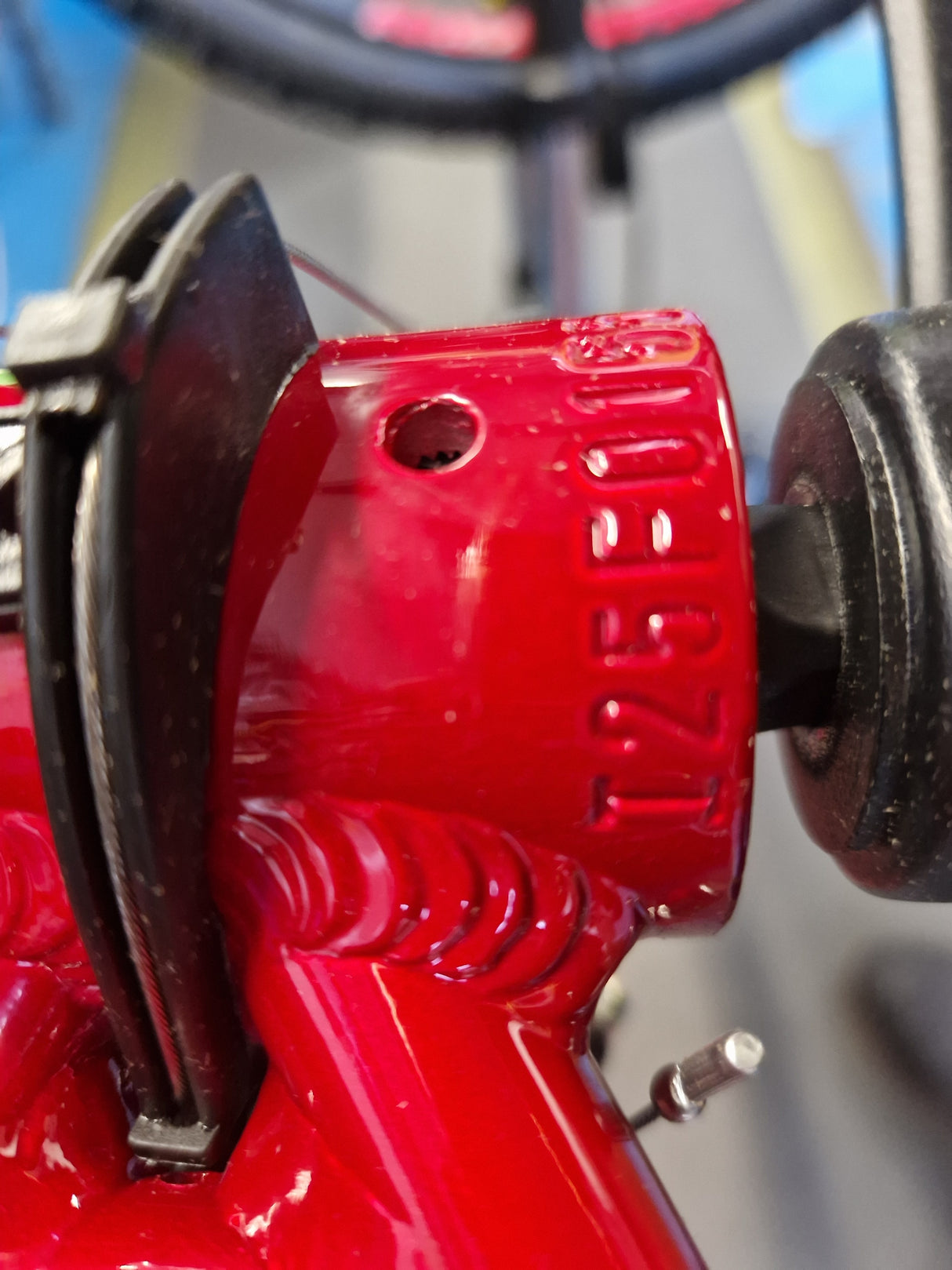 Carrera Valour Disc Mens 16-Speed Mountain Bike - Red - 14'' X-Small Frame