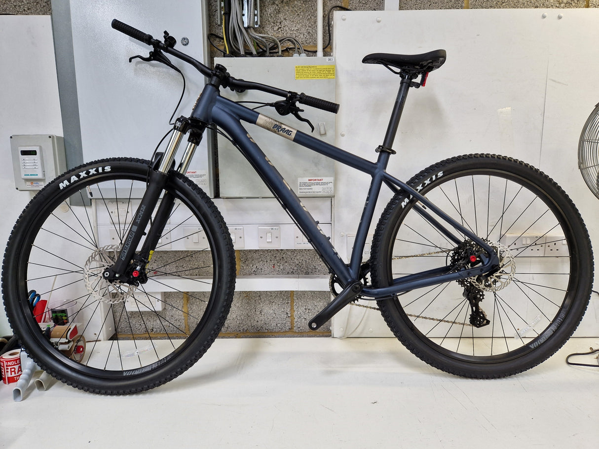 Voodoo Braag Men's Front Suspension 9-Speed Mountain Bike - Size 18 - Grey