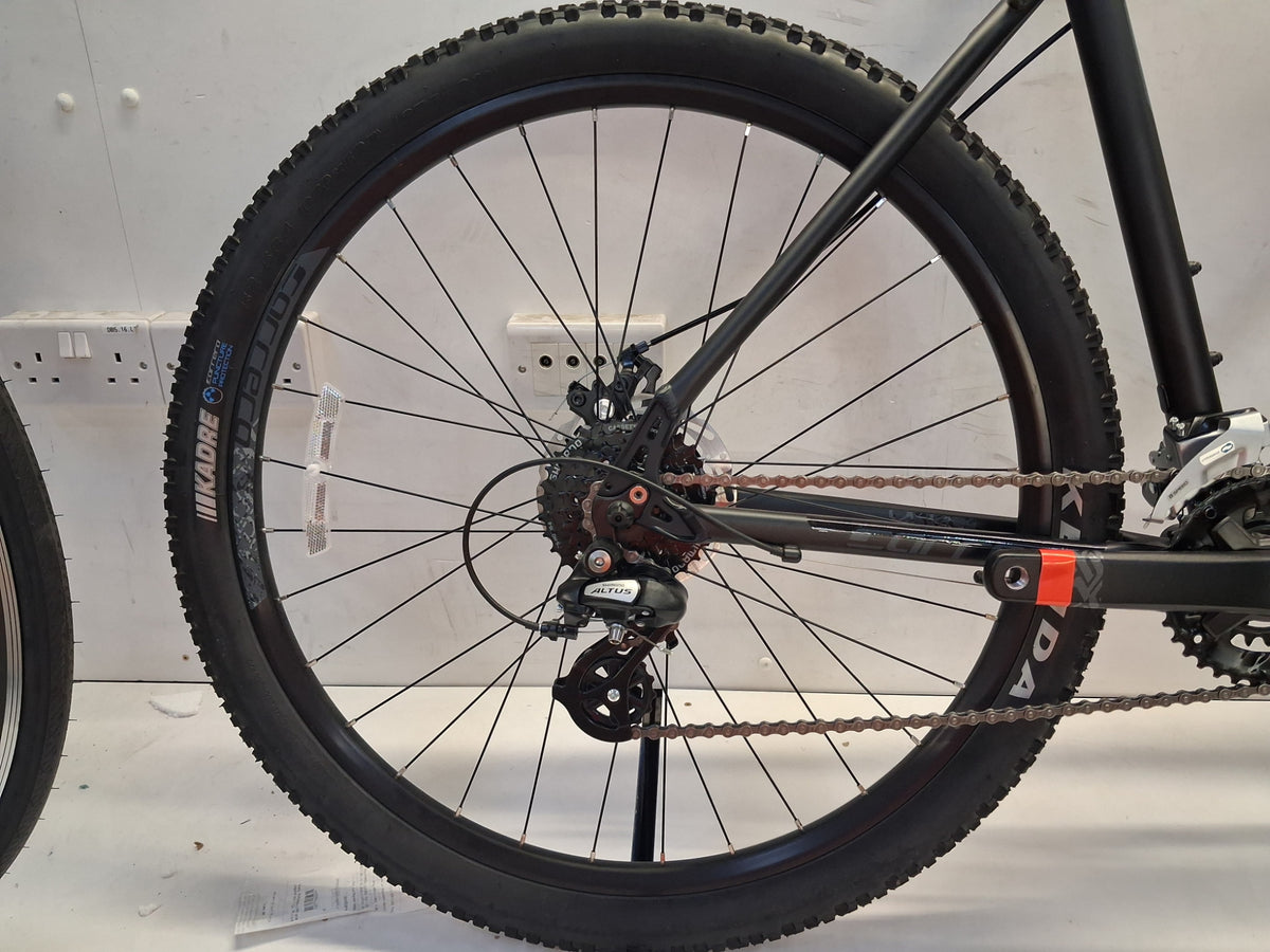 Carrera Vengeance Men's 16 Speed Mountain Bike - Large 20'' Frame - Black