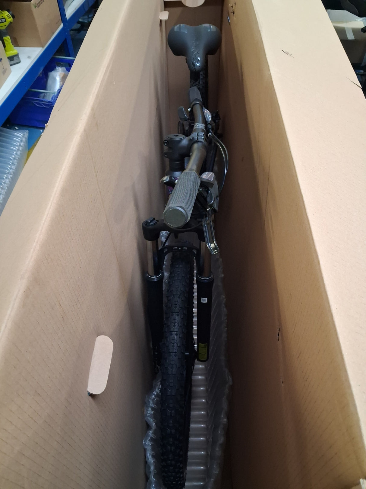 Carrera Vengeance Disc Womens 16-Speed Mountain Bike - Grey - Small 14''