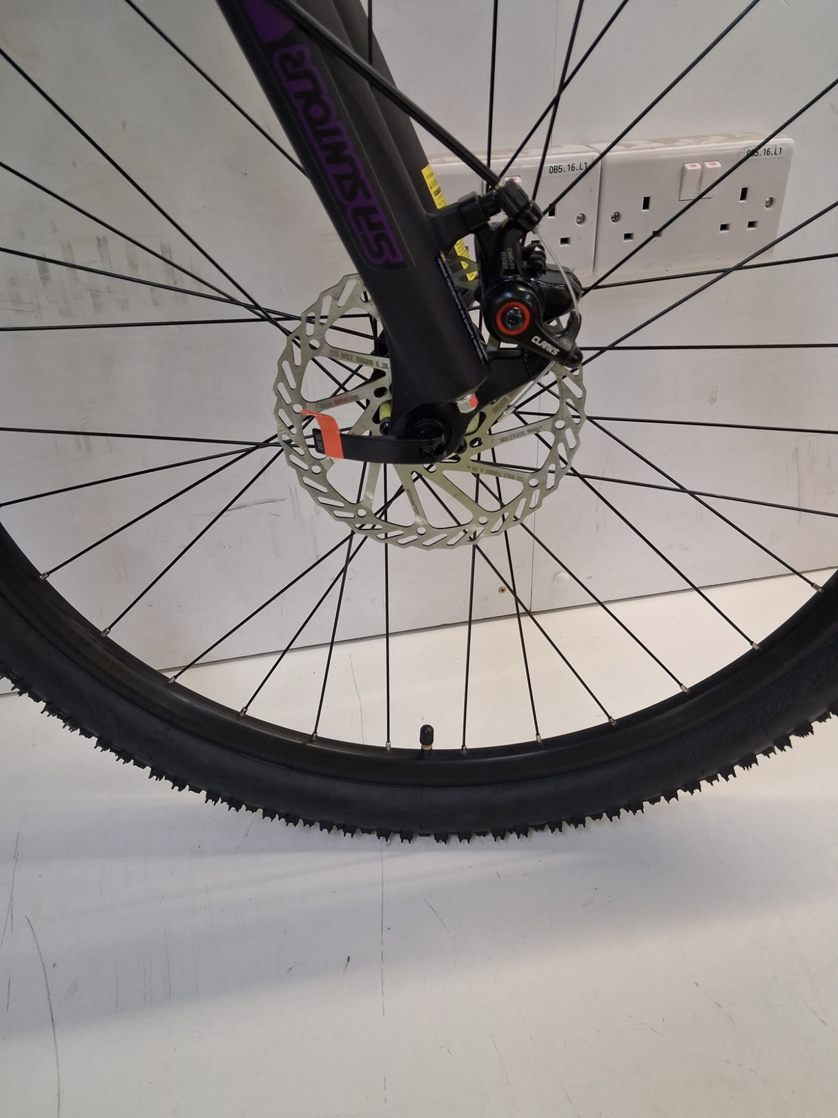 Carrera Vengeance Disc Womens 16-Speed Mountain Bike - Grey - Small 14''