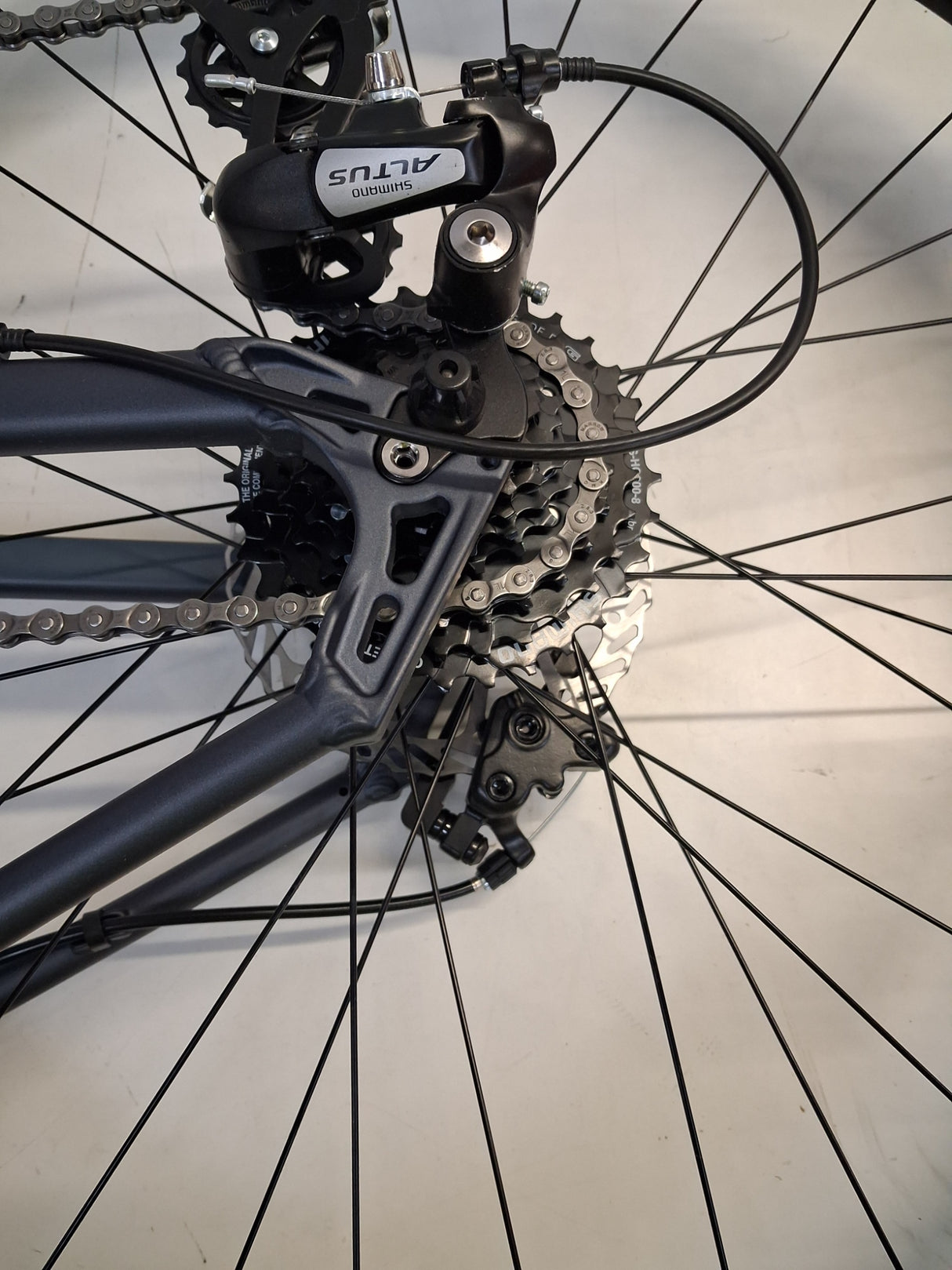 Carrera Vengeance Disc Womens 16-Speed Mountain Bike - Grey - Small 14''