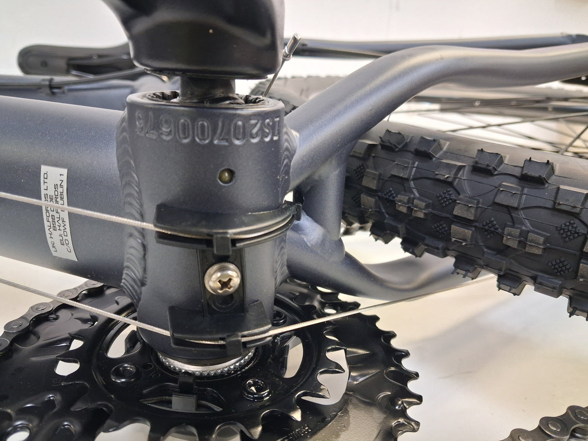 Carrera Vengeance Disc Womens 16-Speed Mountain Bike - Grey - Small 14''