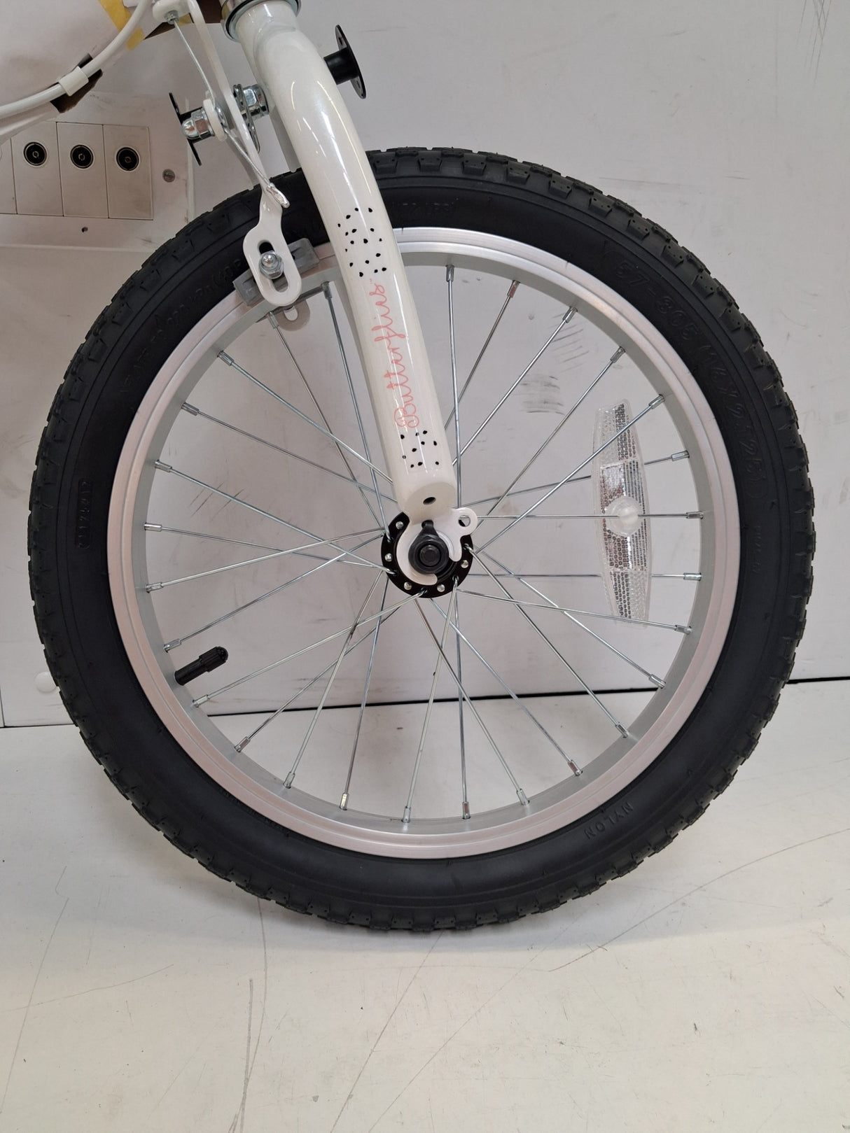 Apollo Butterflies 16" Wheel 5-9 Years Kids Bike with Stabilisers - Pink
