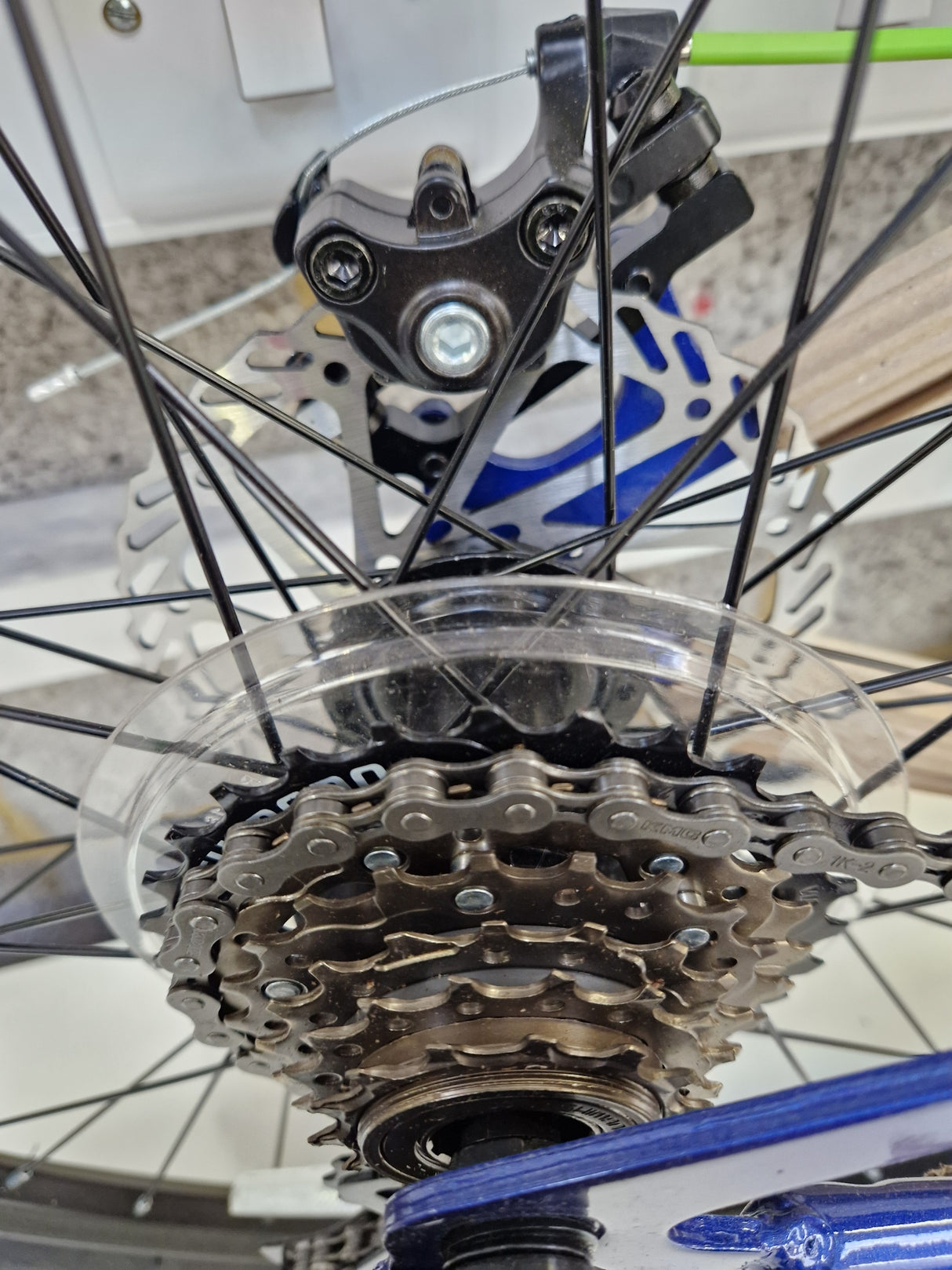 Boss Vortex Mountain Bike 26" Wheels 18 Speed Disc Brakes Mens Blue Medium