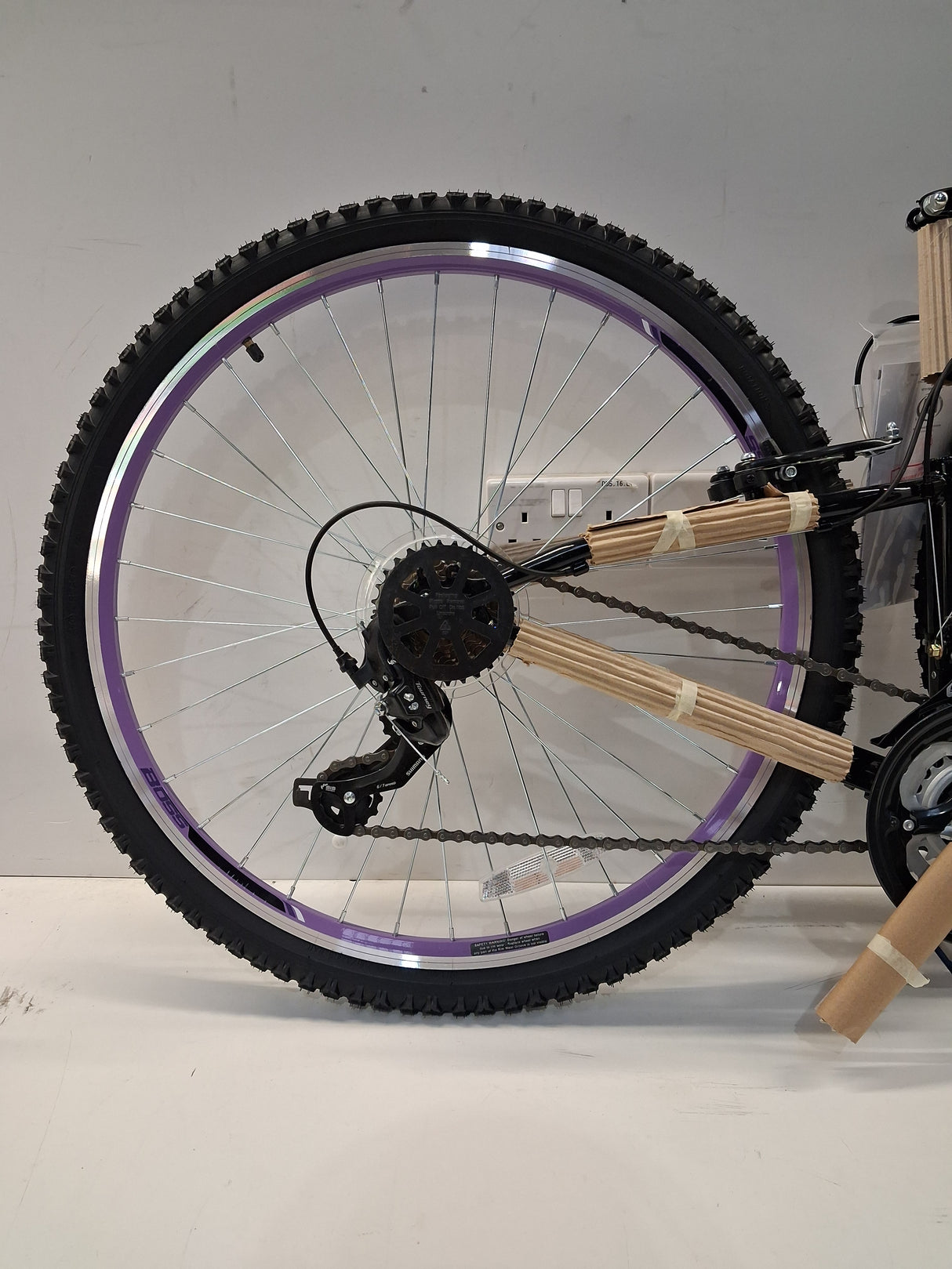 Boss Venom Womens 21-Speed Mountain Bike - Black/Purple - 18'' Medium Frame