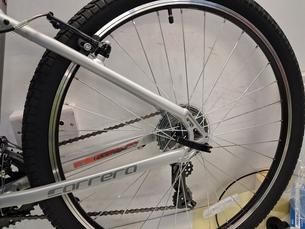 Carrera Parva Mens 14-Speed V-Brakes Age 14+ Hybrid Bike - Silver - Small