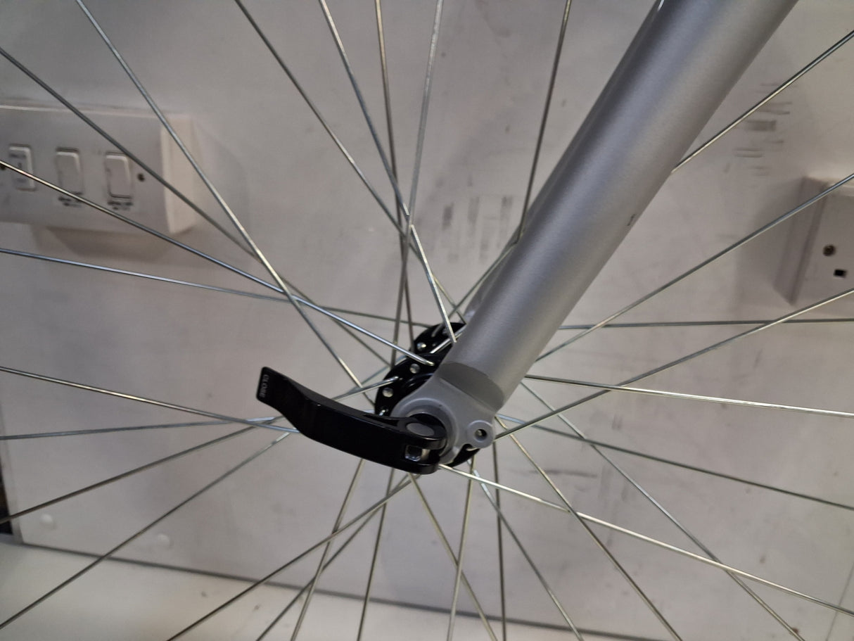 Carrera Parva Mens 14-Speed V-Brakes Age 14+ Hybrid Bike - Silver - Small