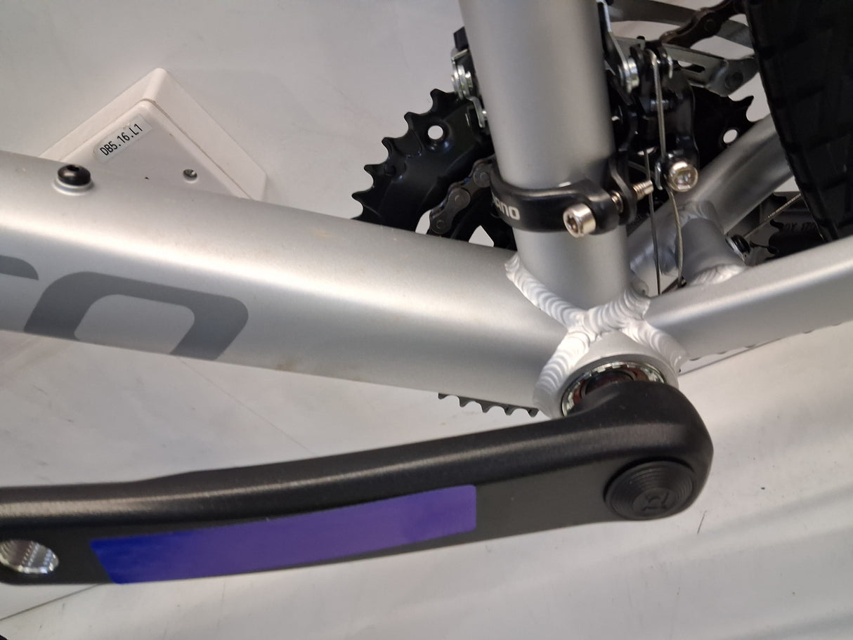 Carrera Parva Mens 14-Speed V-Brakes Age 14+ Hybrid Bike - Silver - Small