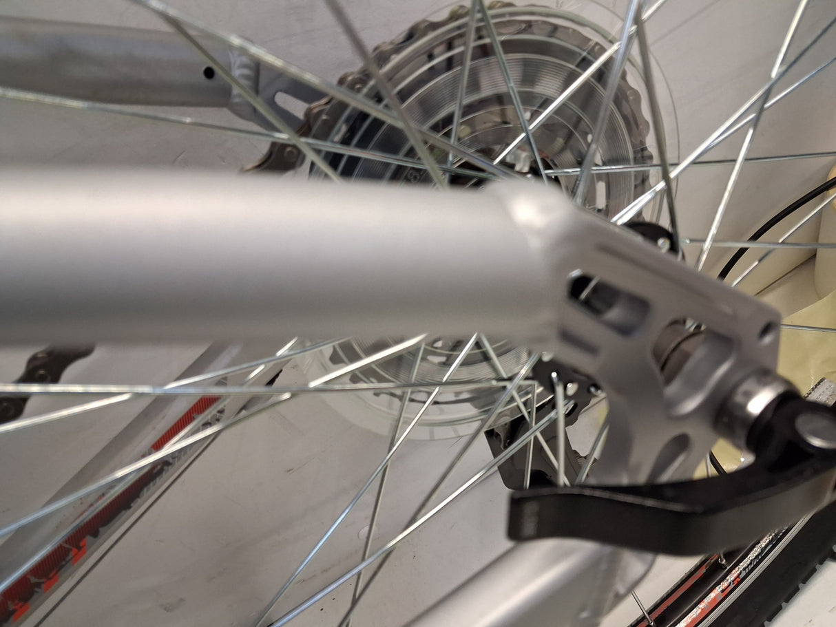 Carrera Parva Mens 14-Speed V-Brakes Age 14+ Hybrid Bike - Silver - Small