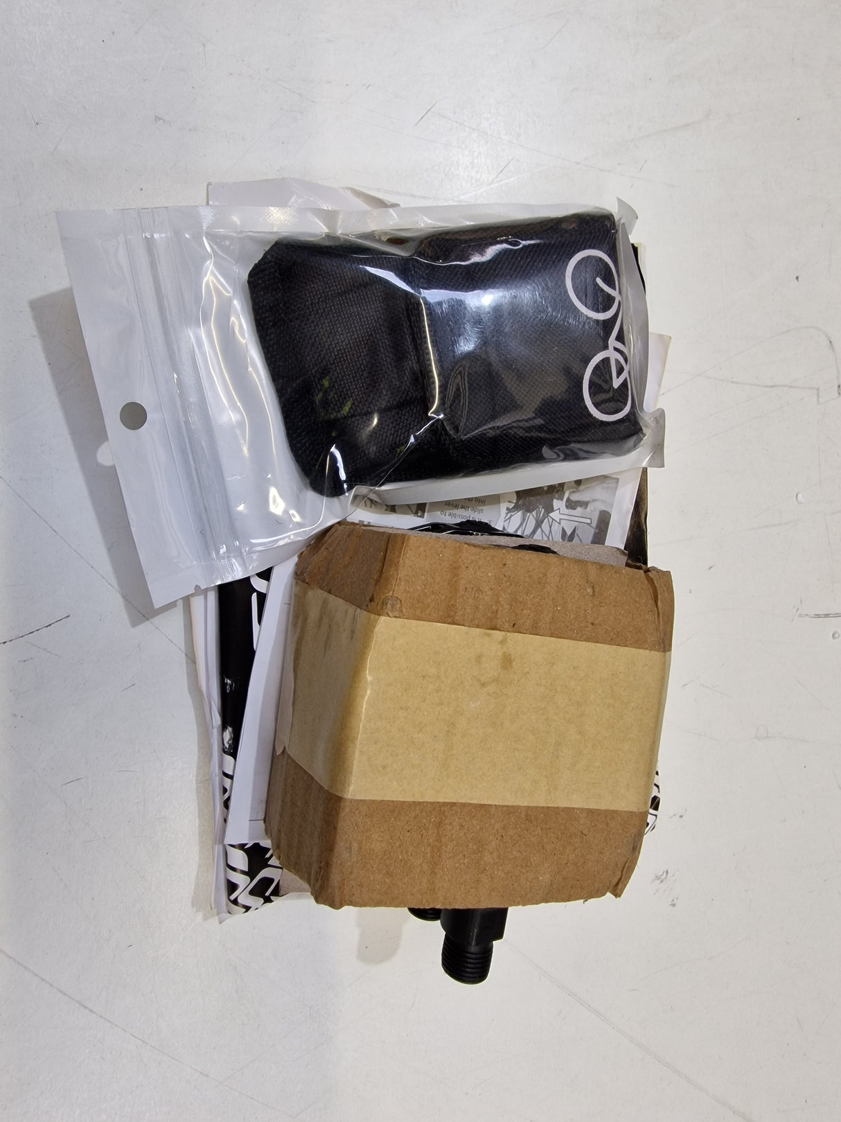 Carrera Hellcat Mens 16-Speed Hydraulic Mountain Bike - Black - Large 20''