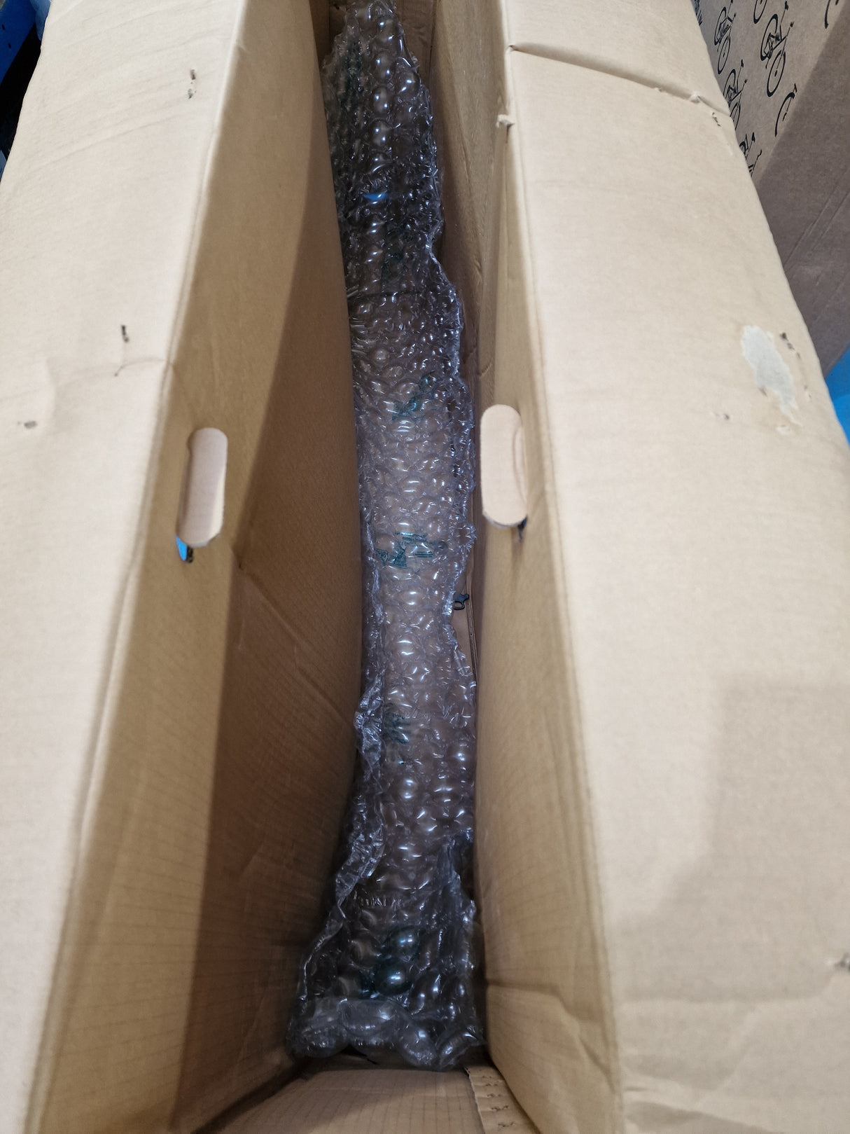 Carrera Hellcat Mens 16-Speed Hydraulic Mountain Bike - Black - Large 20''