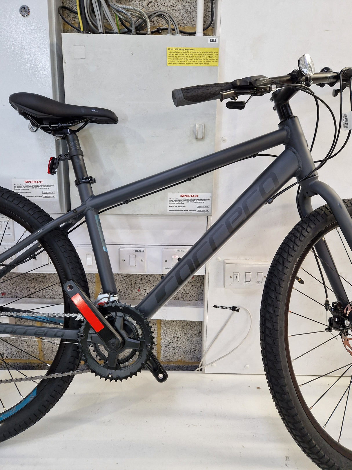 Carrera Subway 1 16-Speed Women's Hybrid Bike 27.5" Wheels - Grey - Small