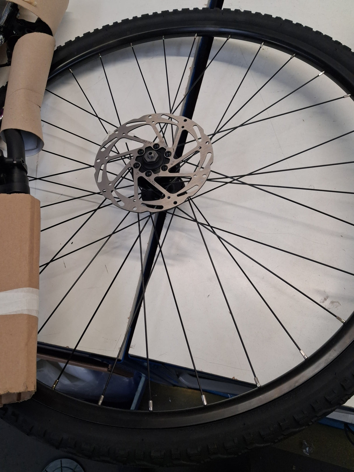 Carrera Endeavour Womens 18-Speed Hybrid Bike - Metallic Purple - Medium