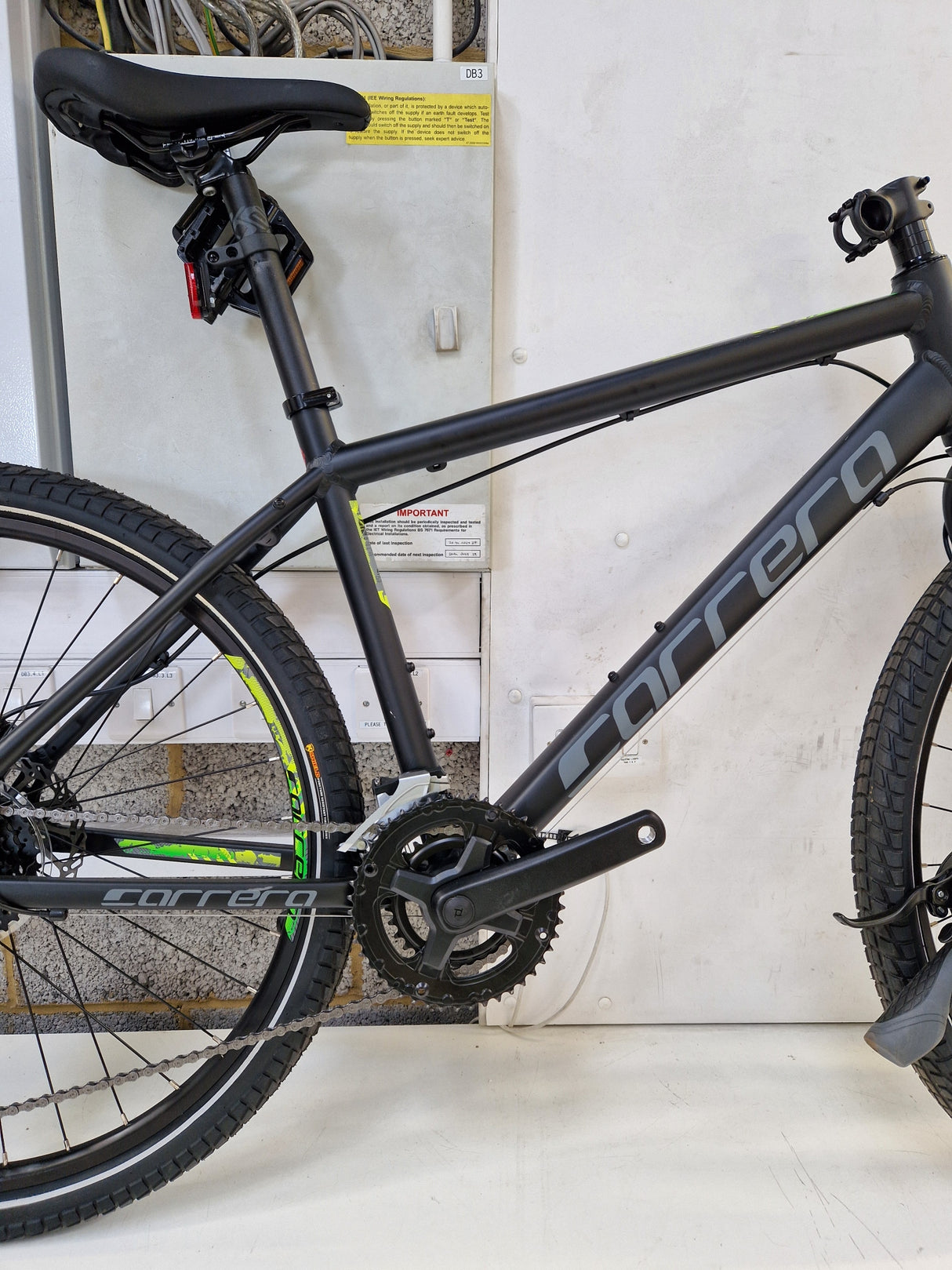 Carrera Subway 2 Men's 18 Speed Disc Brakes Hybrid Bike - 19" Medium - Black